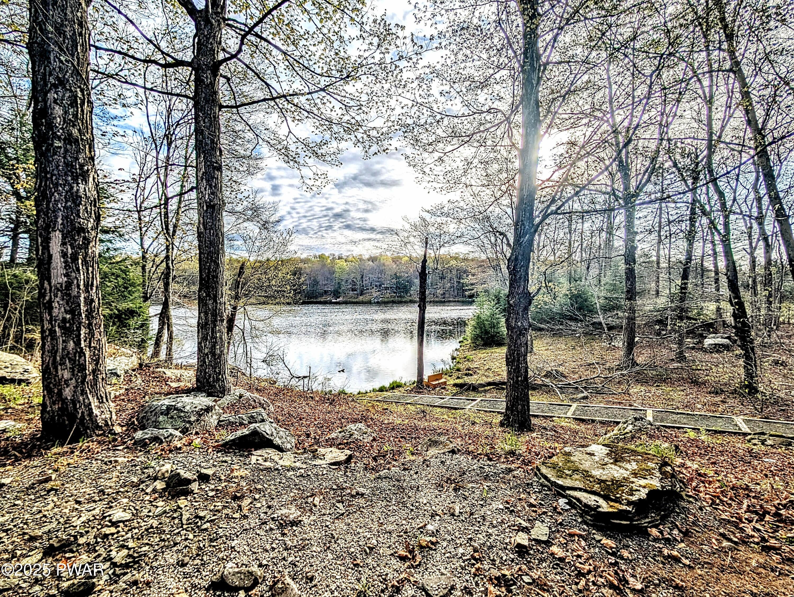 Canadensis, Pennsylvania, 18325, United States, 4 Bedrooms Bedrooms, ,2 BathroomsBathrooms,Residential,For Sale,1983117