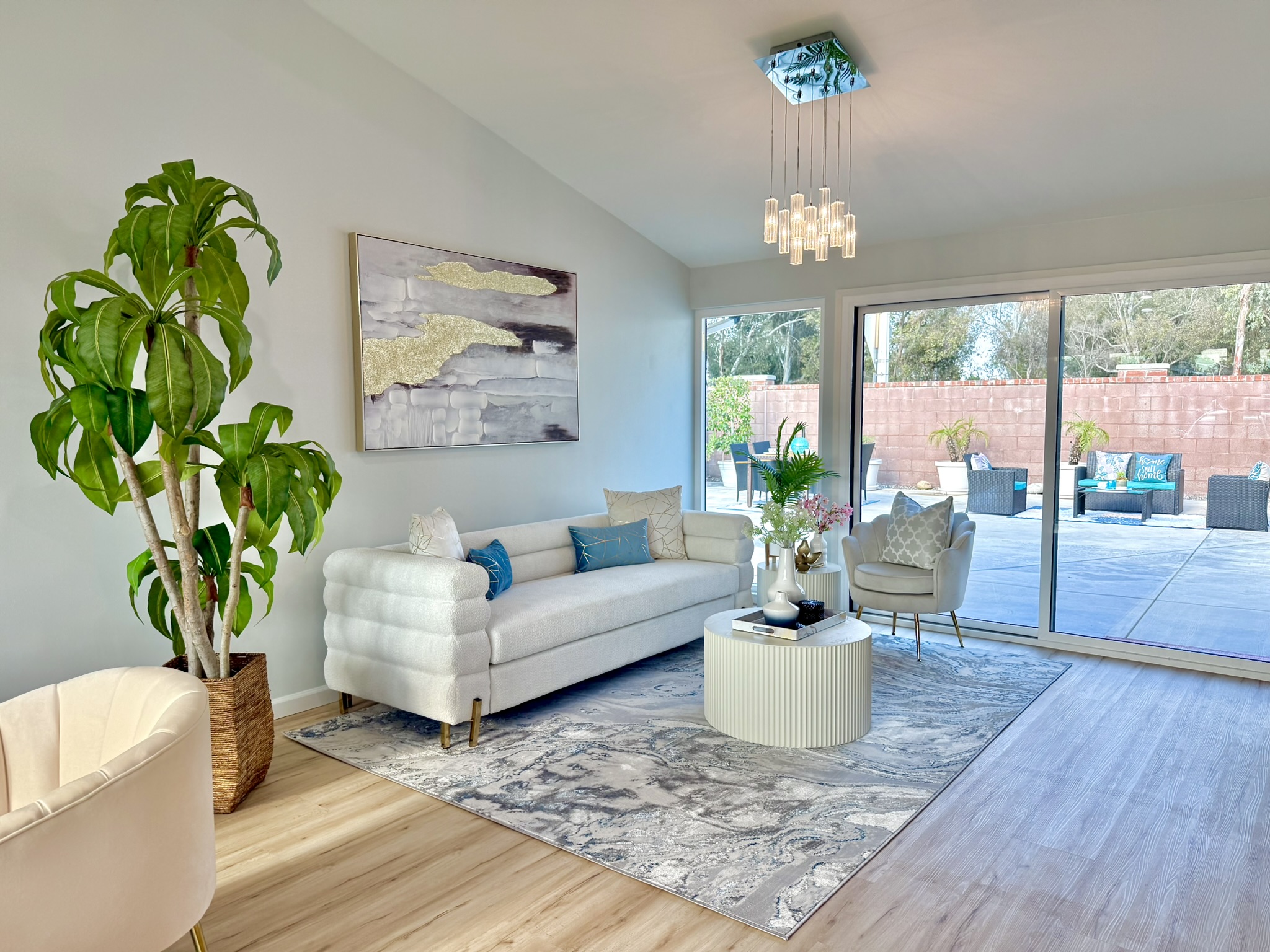 Los Alamitos, California, 90720, United States, 5 Bedrooms Bedrooms, ,4 BathroomsBathrooms,Residential,For Sale,1895084