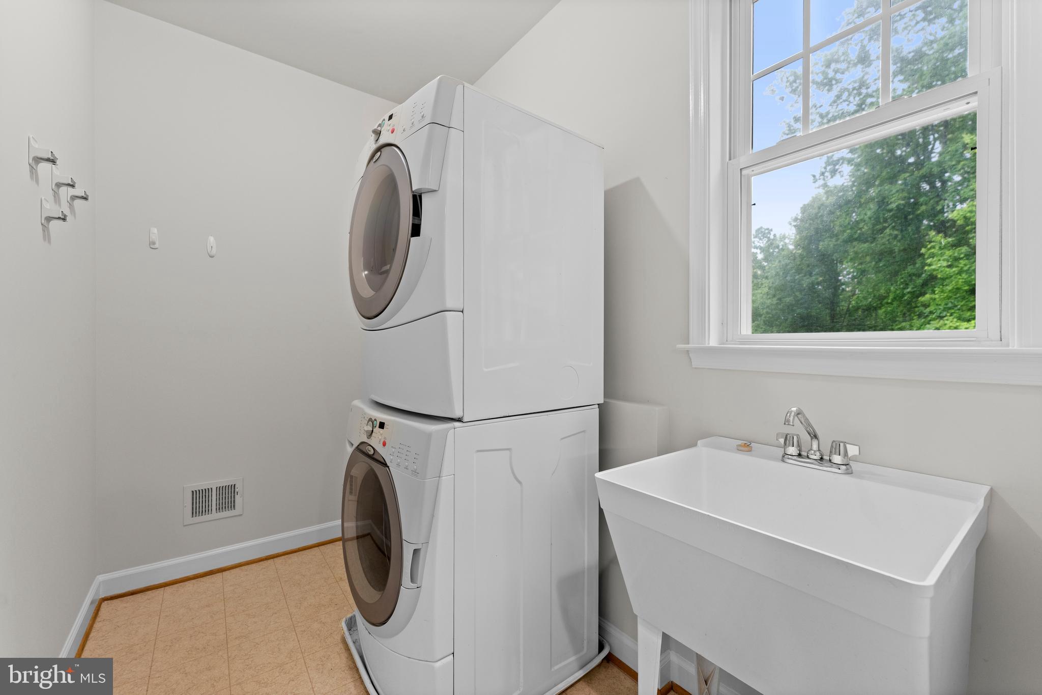 Brandy Station, Virginia, 22714, United States, 6 Bedrooms Bedrooms, ,4 BathroomsBathrooms,Residential,For Sale,2049369