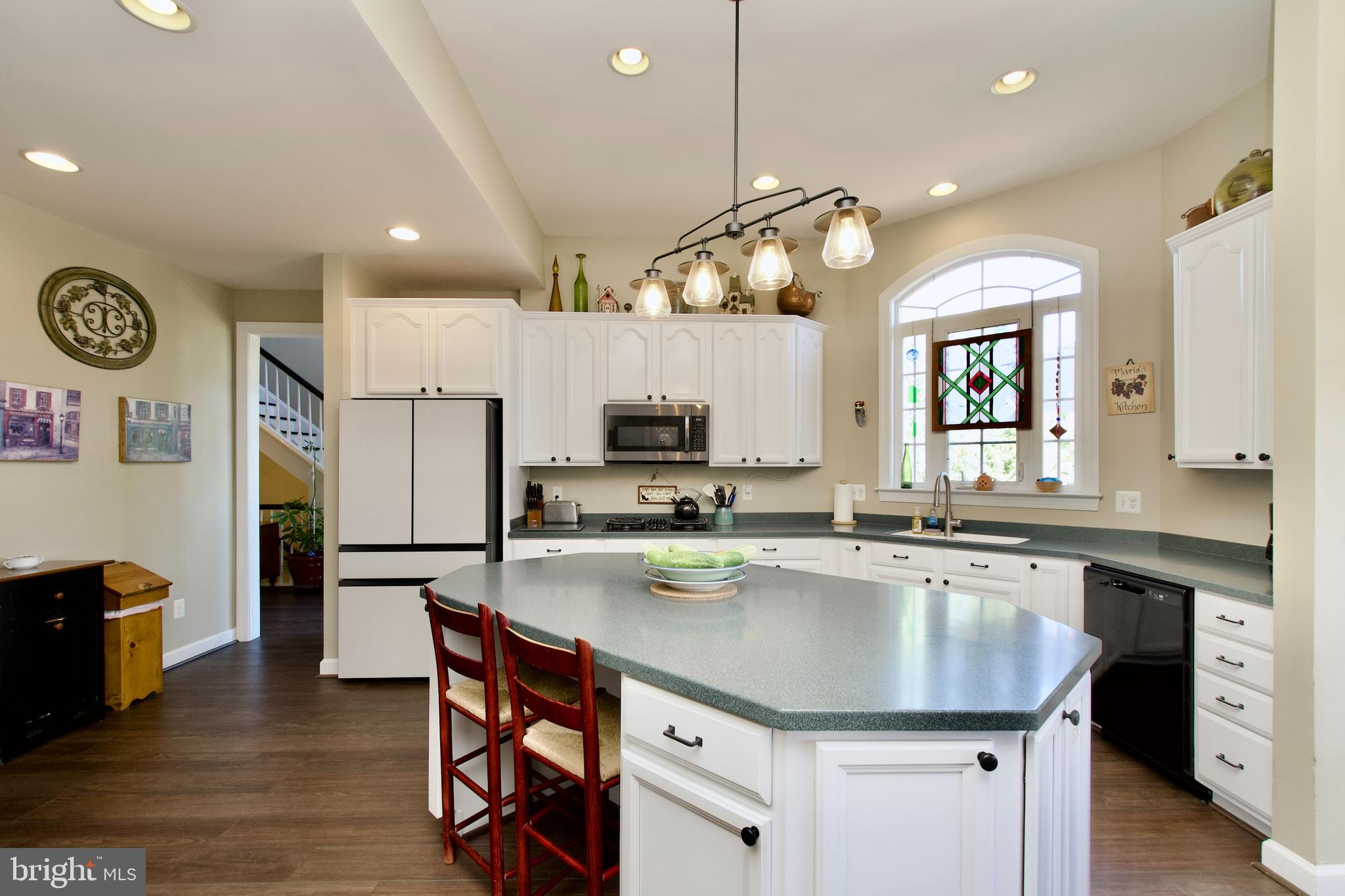Aldie, Virginia, 20105, United States, 4 Bedrooms Bedrooms, ,5 BathroomsBathrooms,Residential,For Sale,1943897