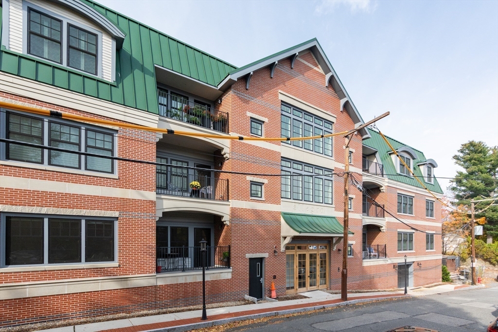 Winchester, Massachusetts, 01890, United States, 2 Bedrooms Bedrooms, ,2 BathroomsBathrooms,Residential,For Sale,1989425