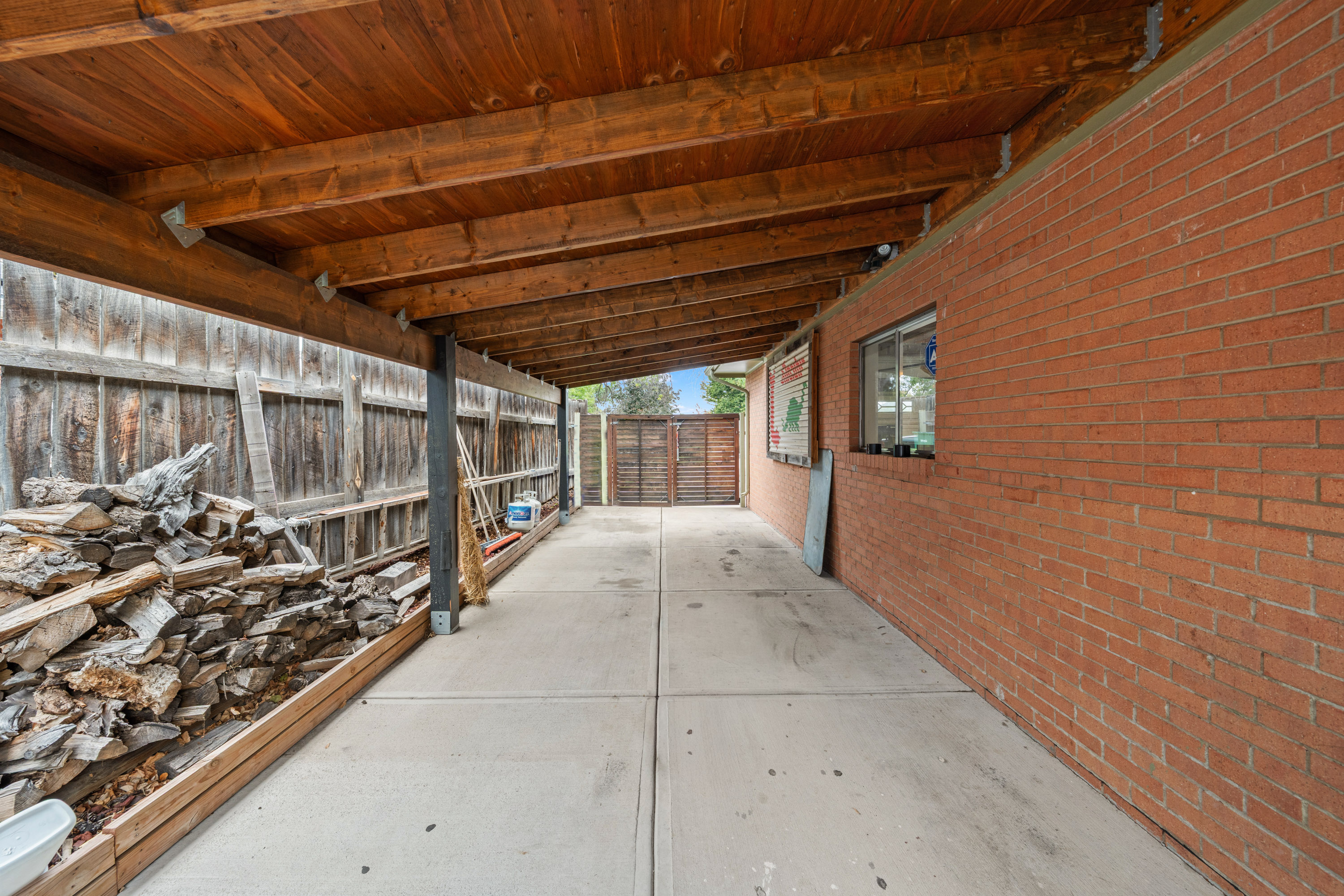  Beautifully Updated 5-Bedroom, 3-Bath Ranch - 物件實景