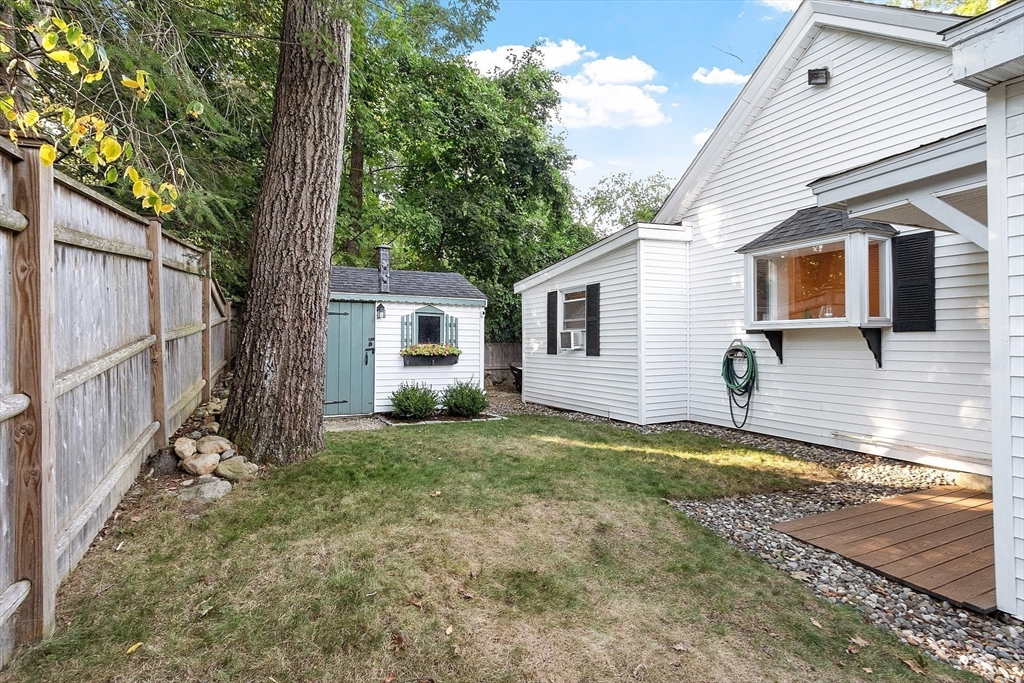 Andover, Massachusetts, 01810, United States, 2 Bedrooms Bedrooms, ,1 BathroomBathrooms,Residential,For Sale,1941591