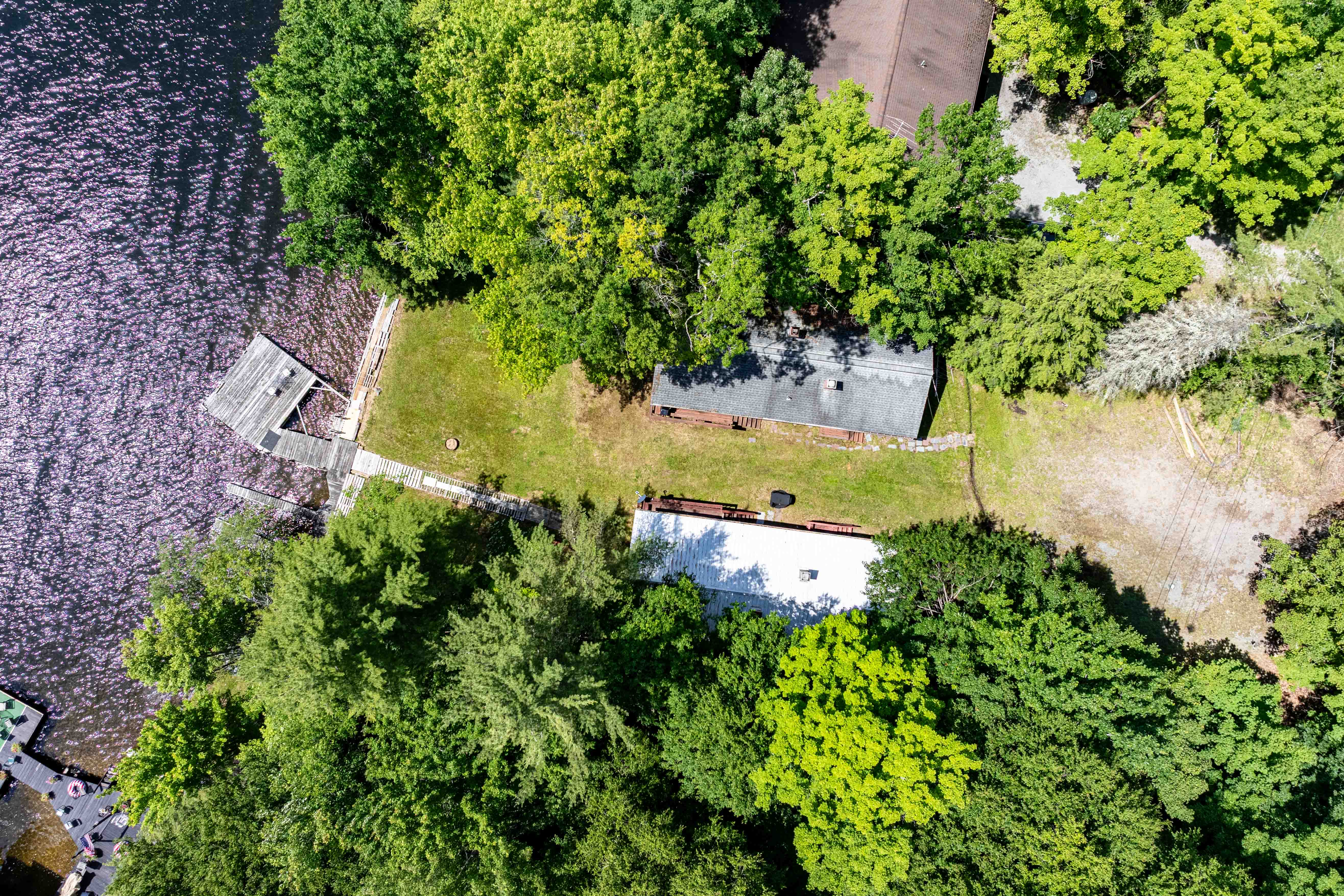  Twin Cottages on 75