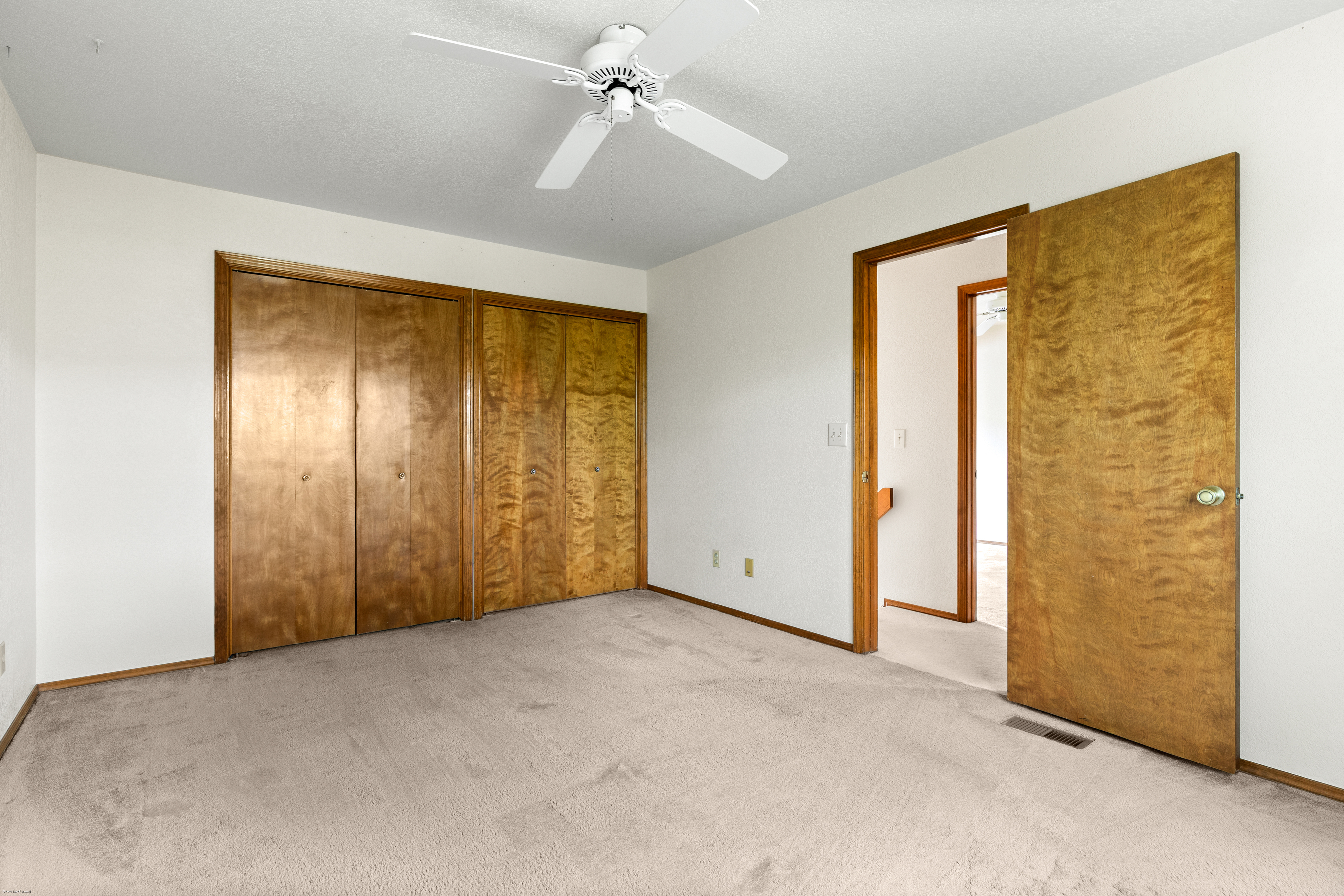  Golden Living in an End-Unit Townhome - 物件實景