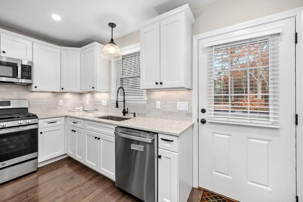 Pembroke, Massachusetts, 02359, United States, 2 Bedrooms Bedrooms, ,2 BathroomsBathrooms,Residential,For Sale,1992078