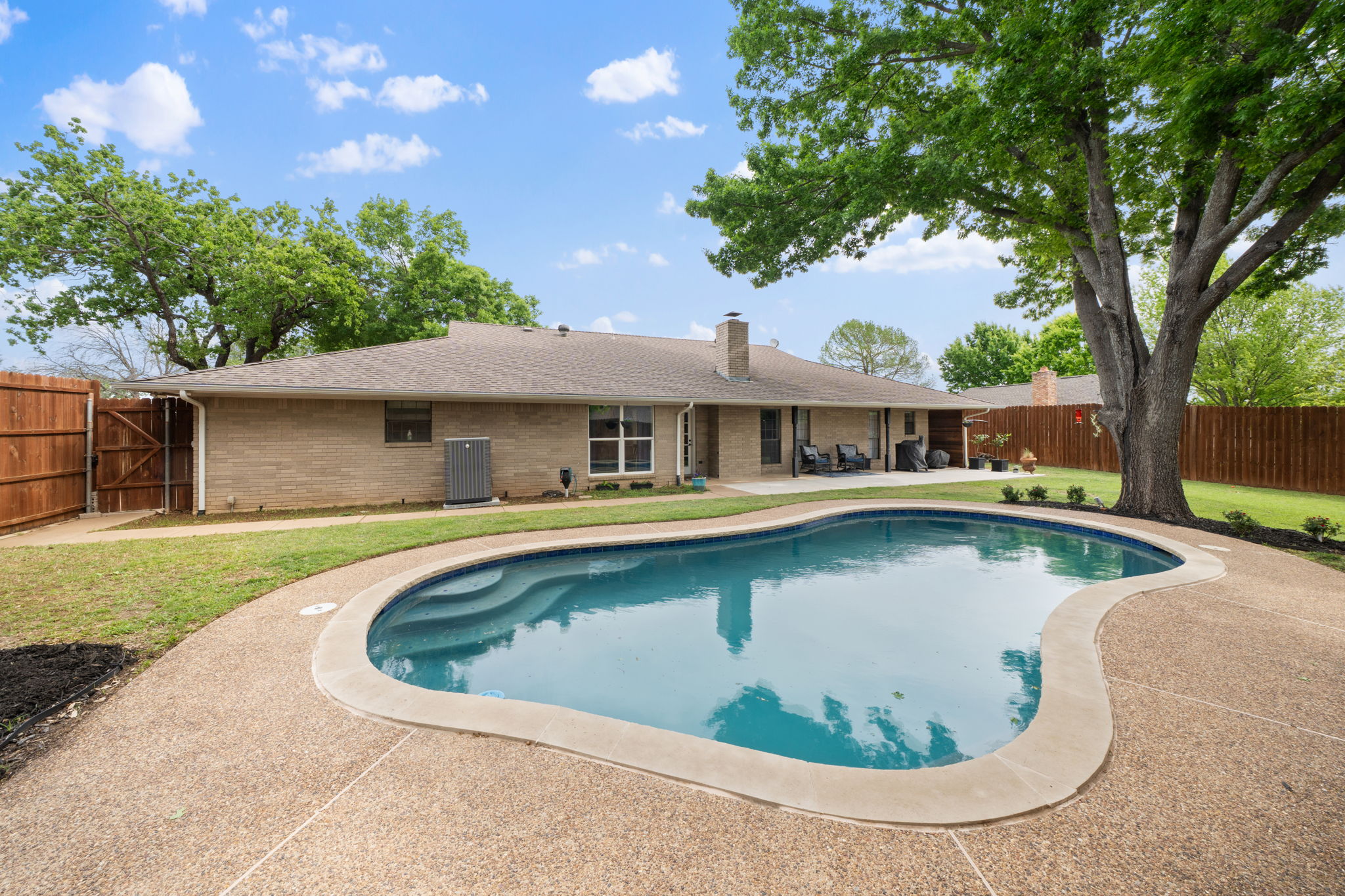 1814 Lakeridge Drive, Weatherford, TX, 76087 - 物件實景