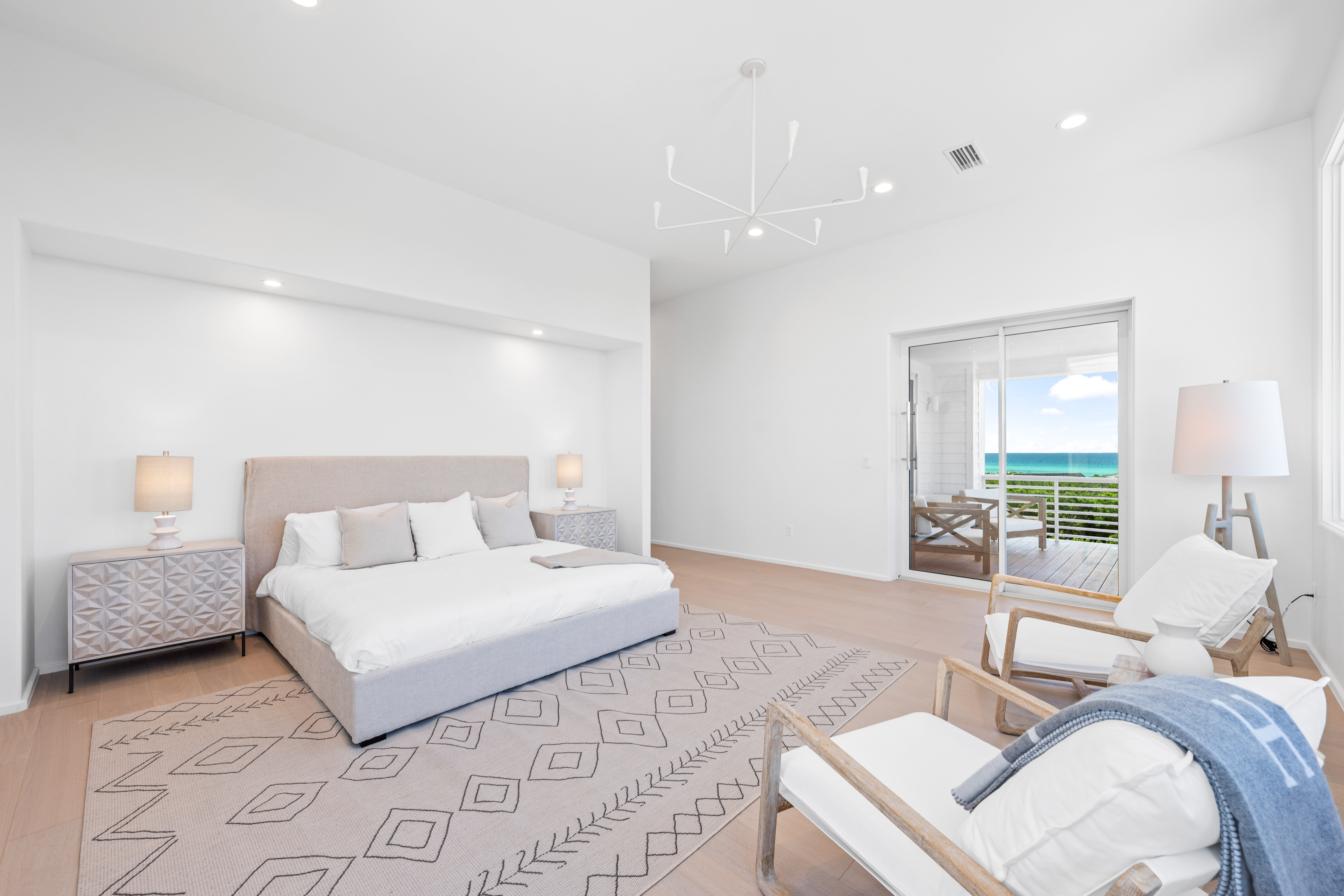  Four-Level Coastal Estate with Gulf Views in Exclusive Mala Beach - 物件實景