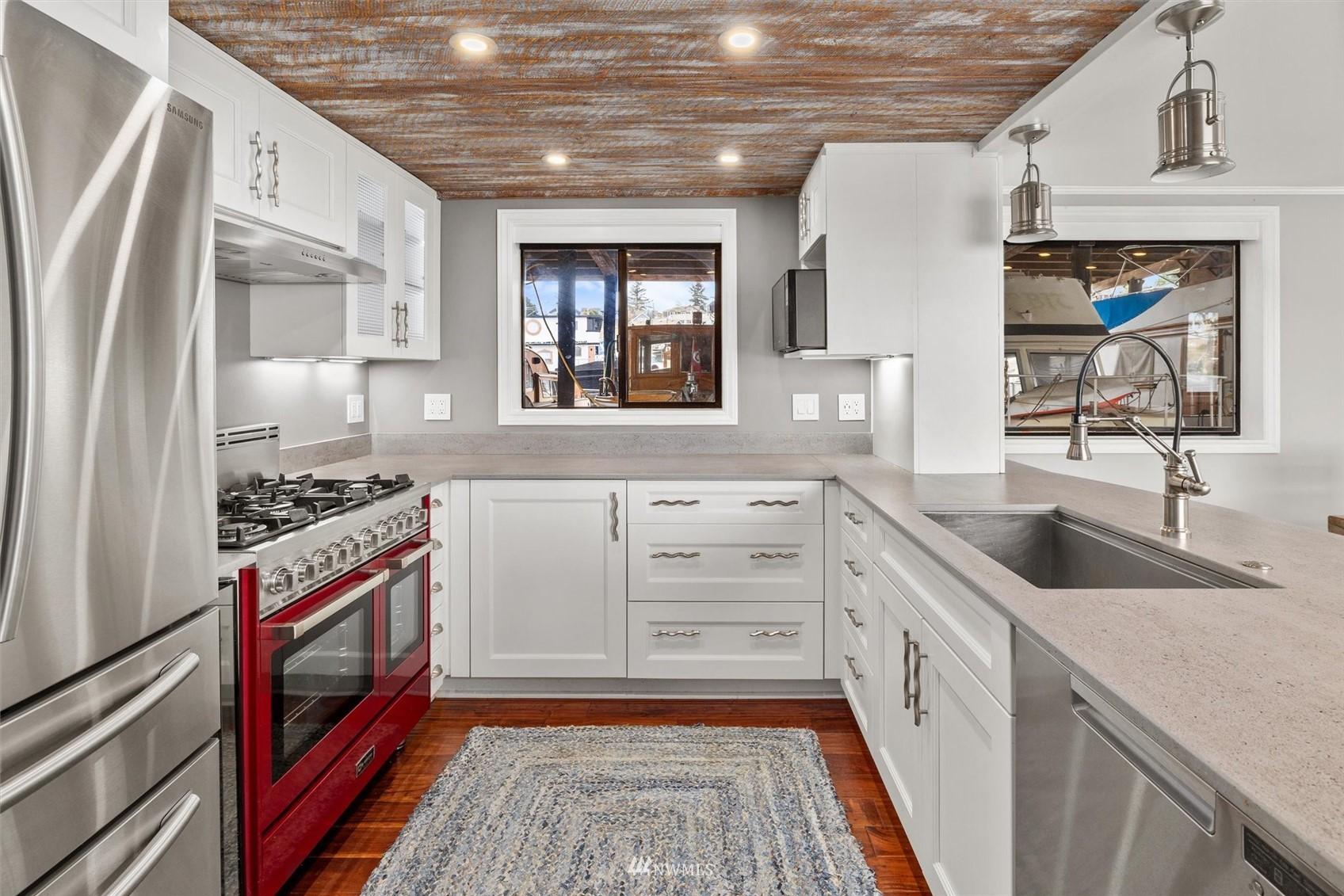 2401 NORTHLAKE WAY B14, SEATTLE, Washington, 98103, United States, 2 Bedrooms Bedrooms, ,2 BathroomsBathrooms,Residential,For Sale,2401 NORTHLAKE WAY B14,1433701