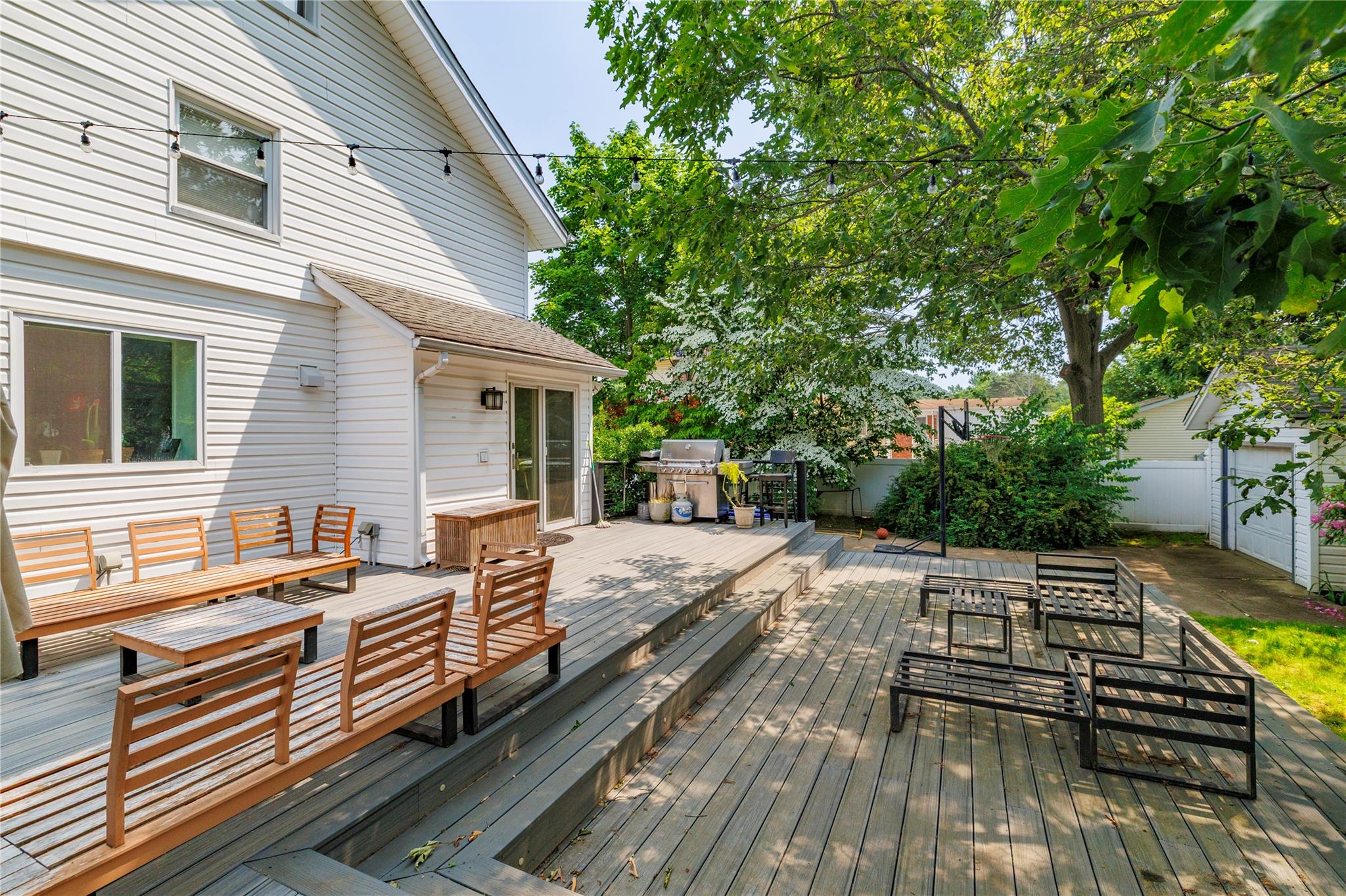 Malverne, New York, 11565, United States, 3 Bedrooms Bedrooms, ,2 BathroomsBathrooms,Residential,For Sale,1874917