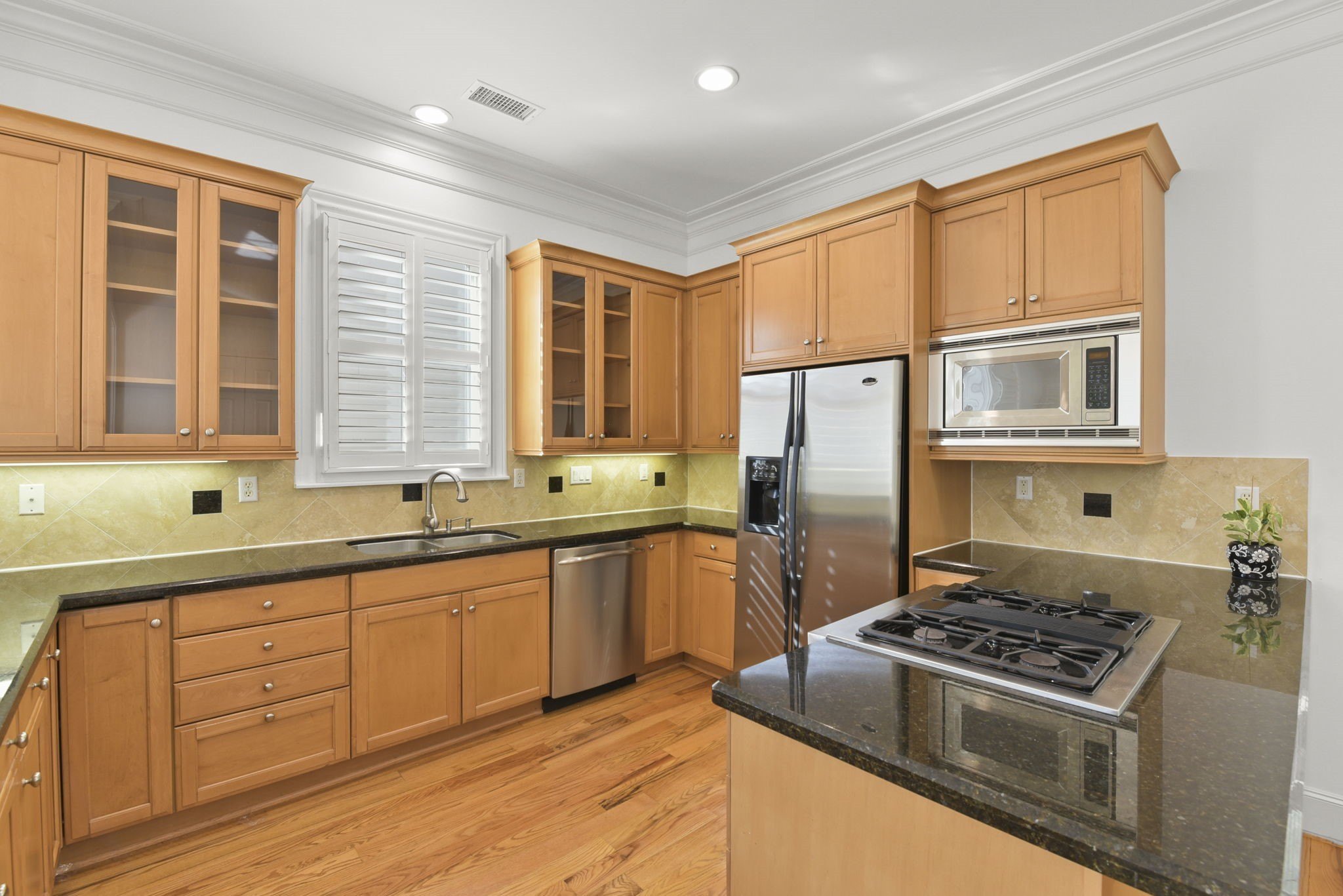 Houston, Texas, 77019, United States, 3 Bedrooms Bedrooms, ,4 BathroomsBathrooms,Residential,For Sale,1984299