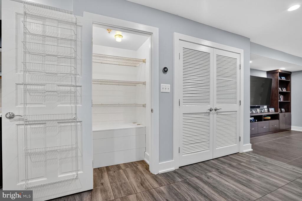 Washington, District of Columbia, 20010, United States, 2 Bedrooms Bedrooms, ,2 BathroomsBathrooms,Residential,For Sale,1975364