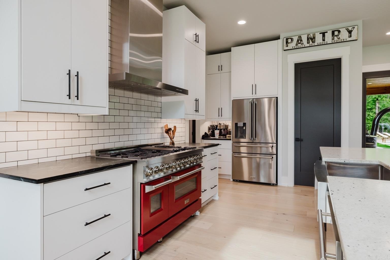 Benton, Arkansas, 72019, United States, 5 Bedrooms Bedrooms, ,3 BathroomsBathrooms,Residential,For Sale,1977708