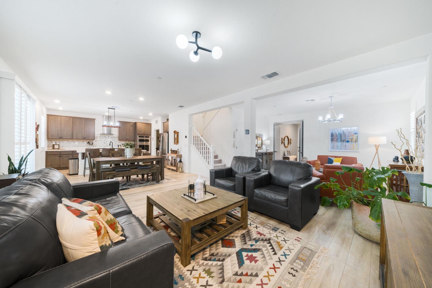 Folsom, California, 95630, United States, 5 Bedrooms Bedrooms, ,3 BathroomsBathrooms,Residential,For Sale,1997152