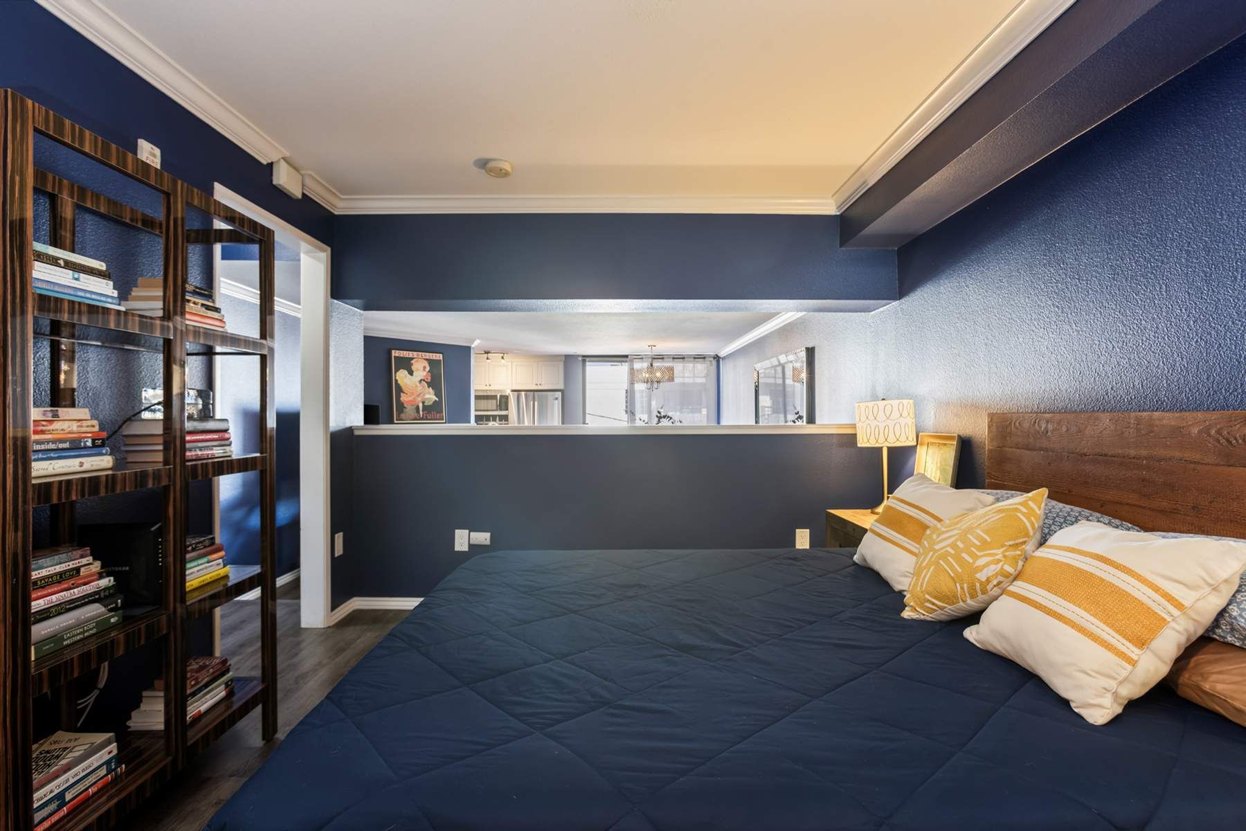  7320 Hawthorn Avenue, #215 - 物件實景