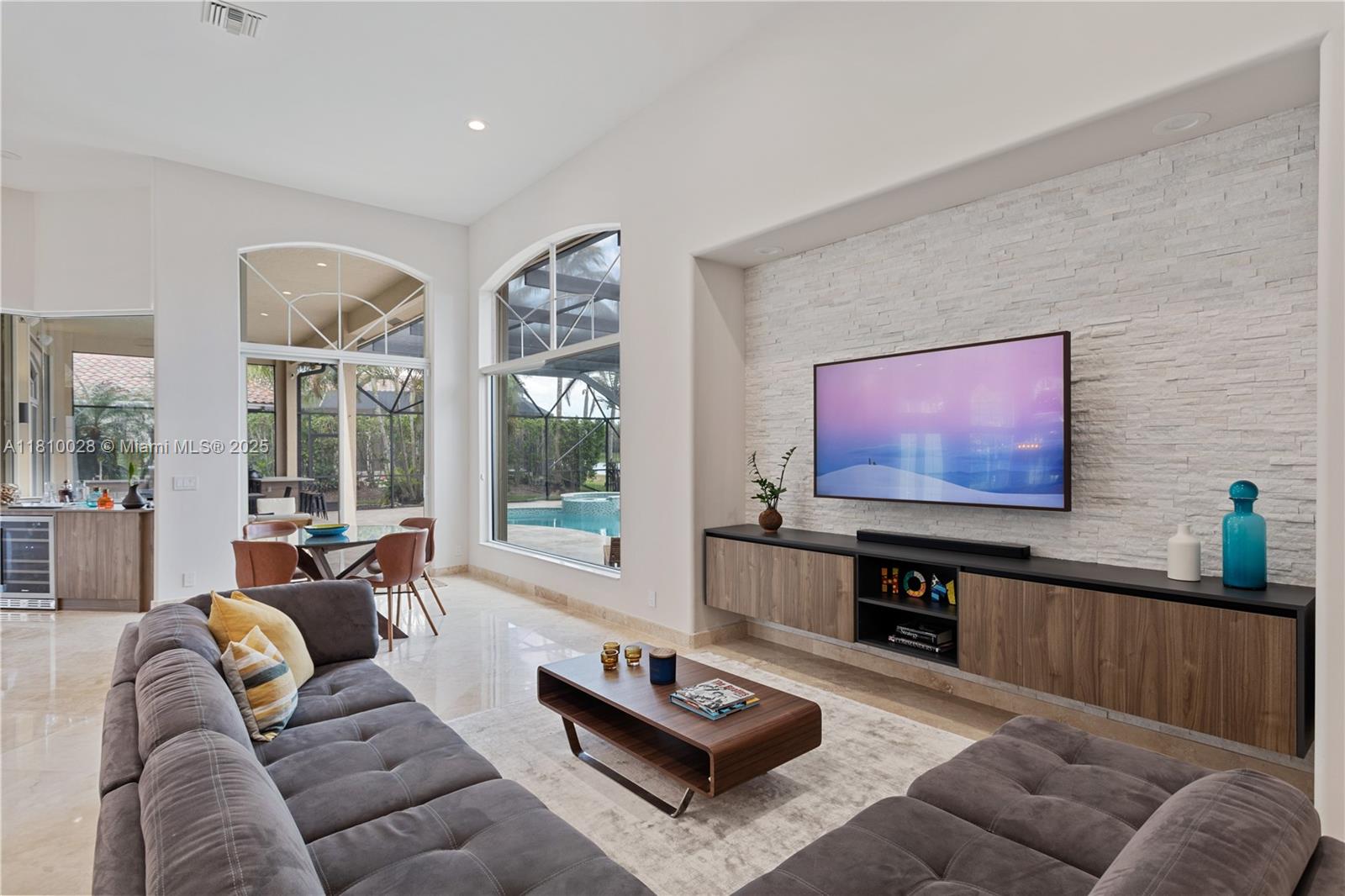 Weston, Florida, 33327, United States, 5 Bedrooms Bedrooms, ,5 BathroomsBathrooms,Residential,For Sale,1837536