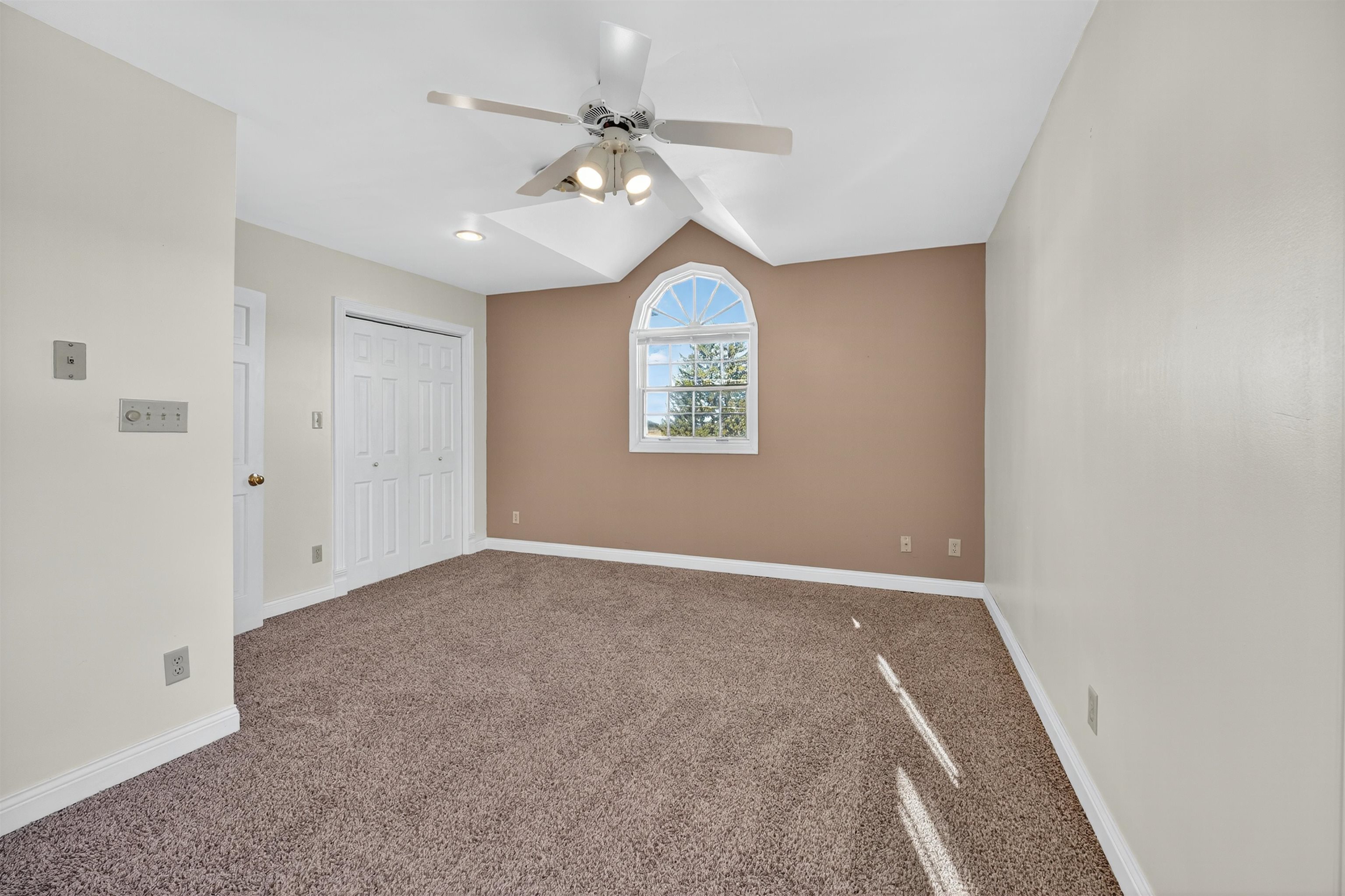 NEW HOLSTEIN, Wisconsin, 53061, United States, 3 Bedrooms Bedrooms, ,2 BathroomsBathrooms,Residential,For Sale,1995777