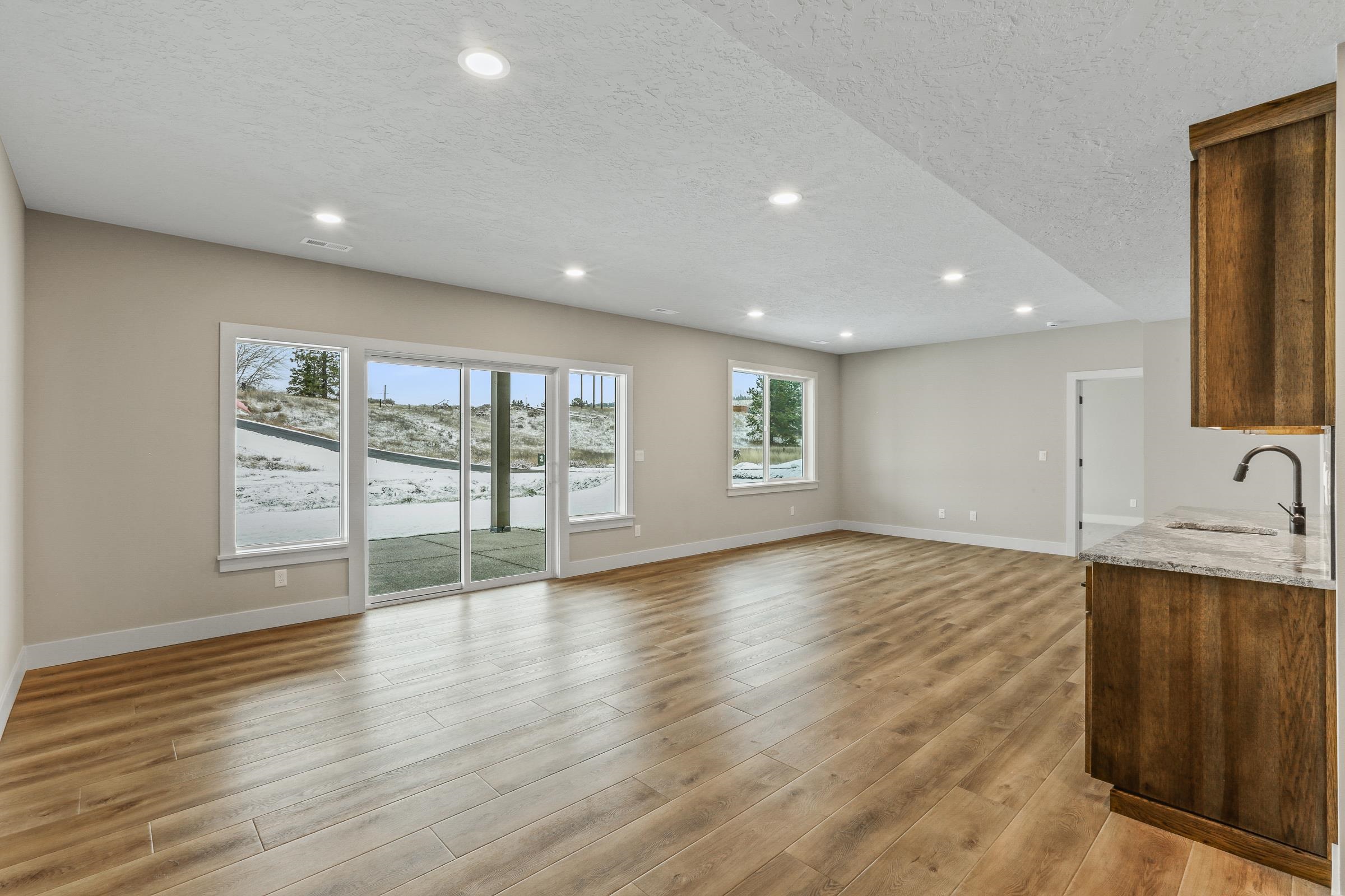 Spokane, Washington, 99223, United States, 5 Bedrooms Bedrooms, ,4 BathroomsBathrooms,Residential,For Sale,2002935