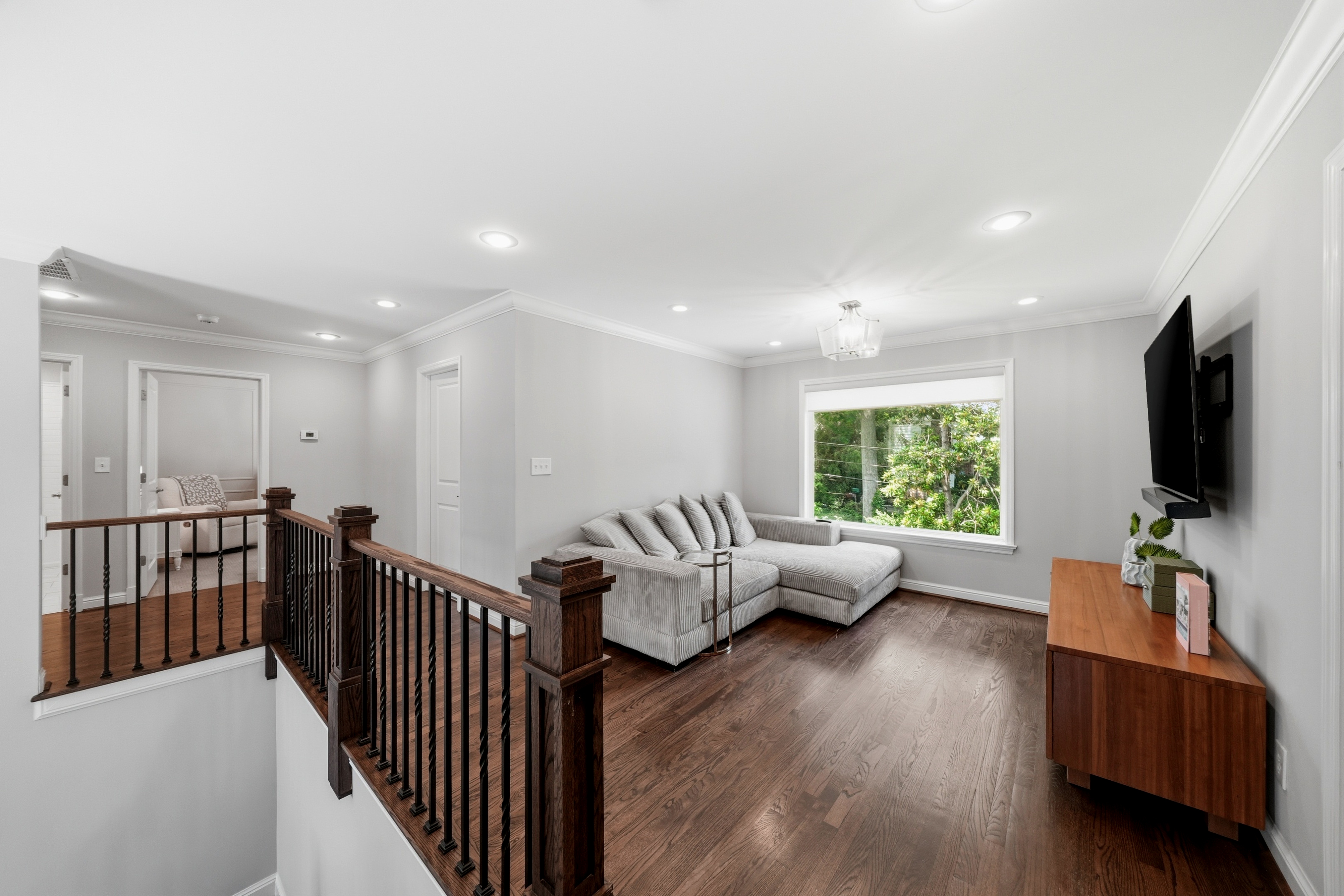  Discover Your Dream Home in Warson Woods: Elegantly Enhanced Living - 物件實景