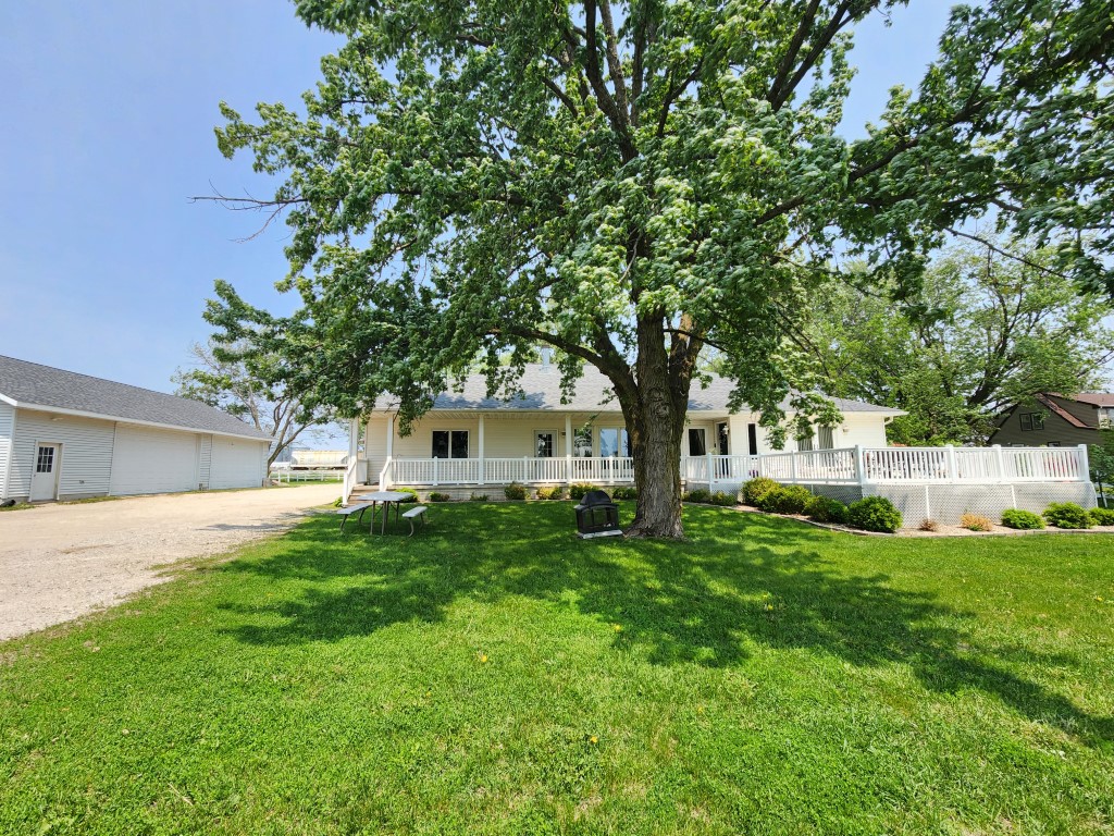 Mason City, Iowa, 50401, United States, 4 Bedrooms Bedrooms, ,1 BathroomBathrooms,Residential,For Sale,1982644