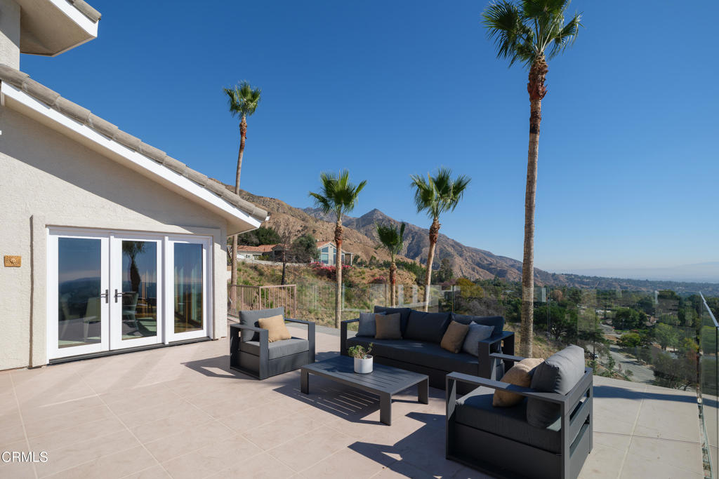 Altadena, California, 91001, United States, 5 Bedrooms Bedrooms, ,6 BathroomsBathrooms,Residential,For Sale,1989048