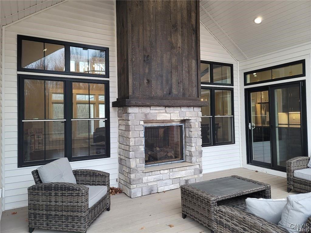 Syracuse, New York, 13215, United States, 3 Bedrooms Bedrooms, ,3 BathroomsBathrooms,Residential,For Sale,1846981