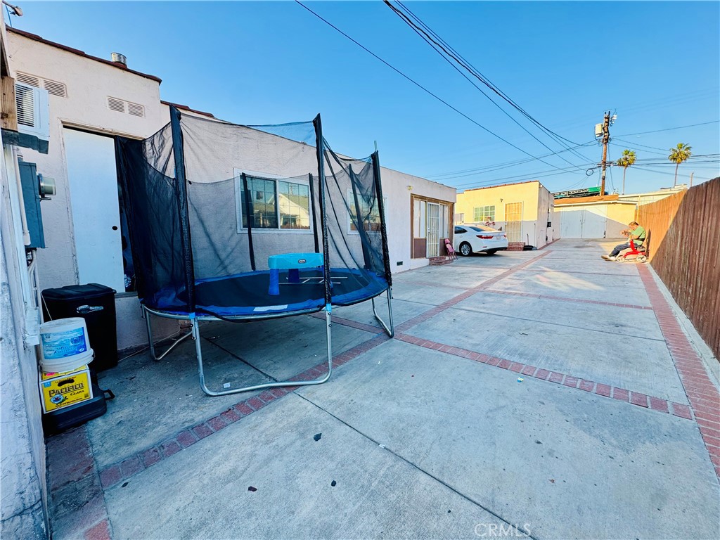 Los Angeles, California, 90023, United States, 4 Bedrooms Bedrooms, ,3 BathroomsBathrooms,Residential,For Sale,2013063