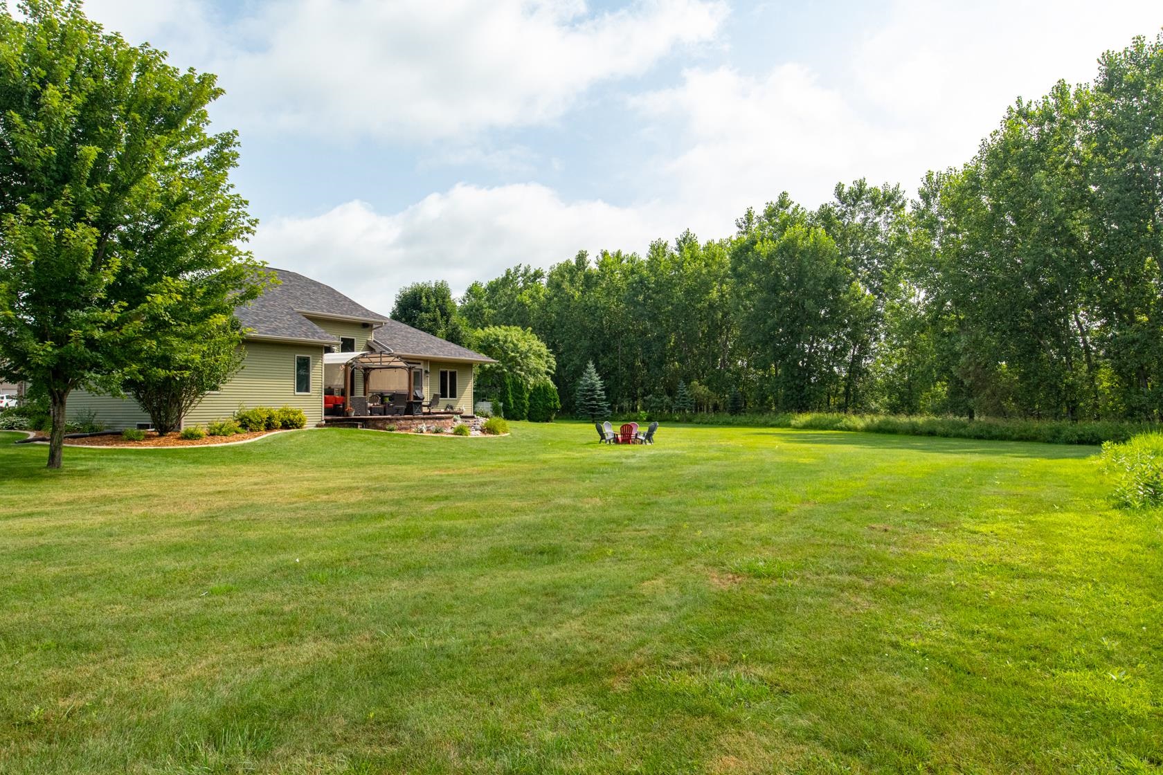 Appleton, Wisconsin, 54913, United States, 5 Bedrooms Bedrooms, ,4 BathroomsBathrooms,Residential,For Sale,1927956
