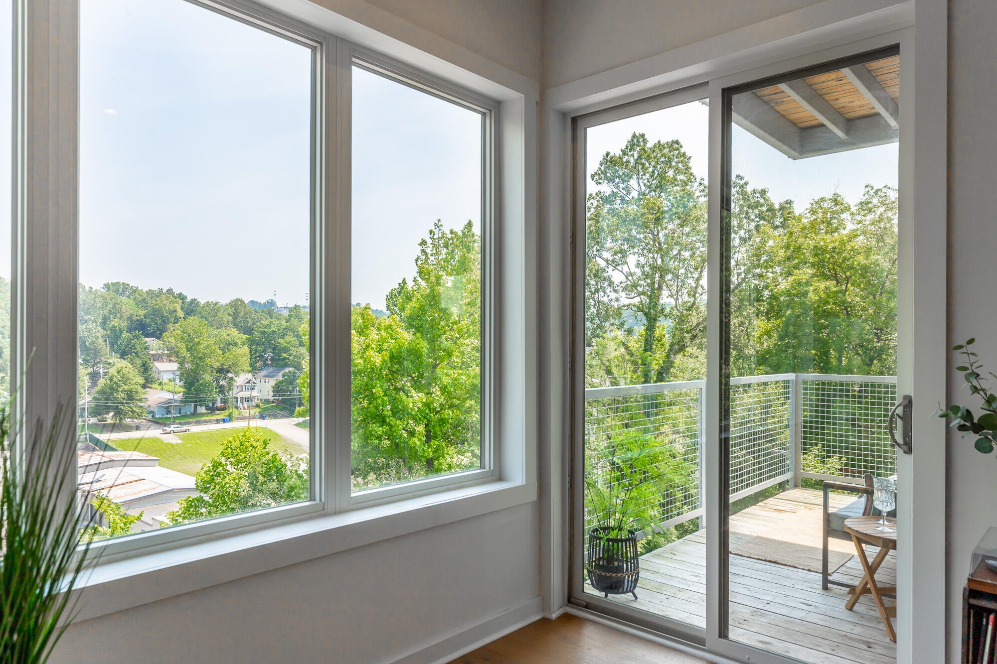 Chattanooga, Tennessee, 37405, United States, 2 Bedrooms Bedrooms, ,2 BathroomsBathrooms,Residential,For Sale,1875132