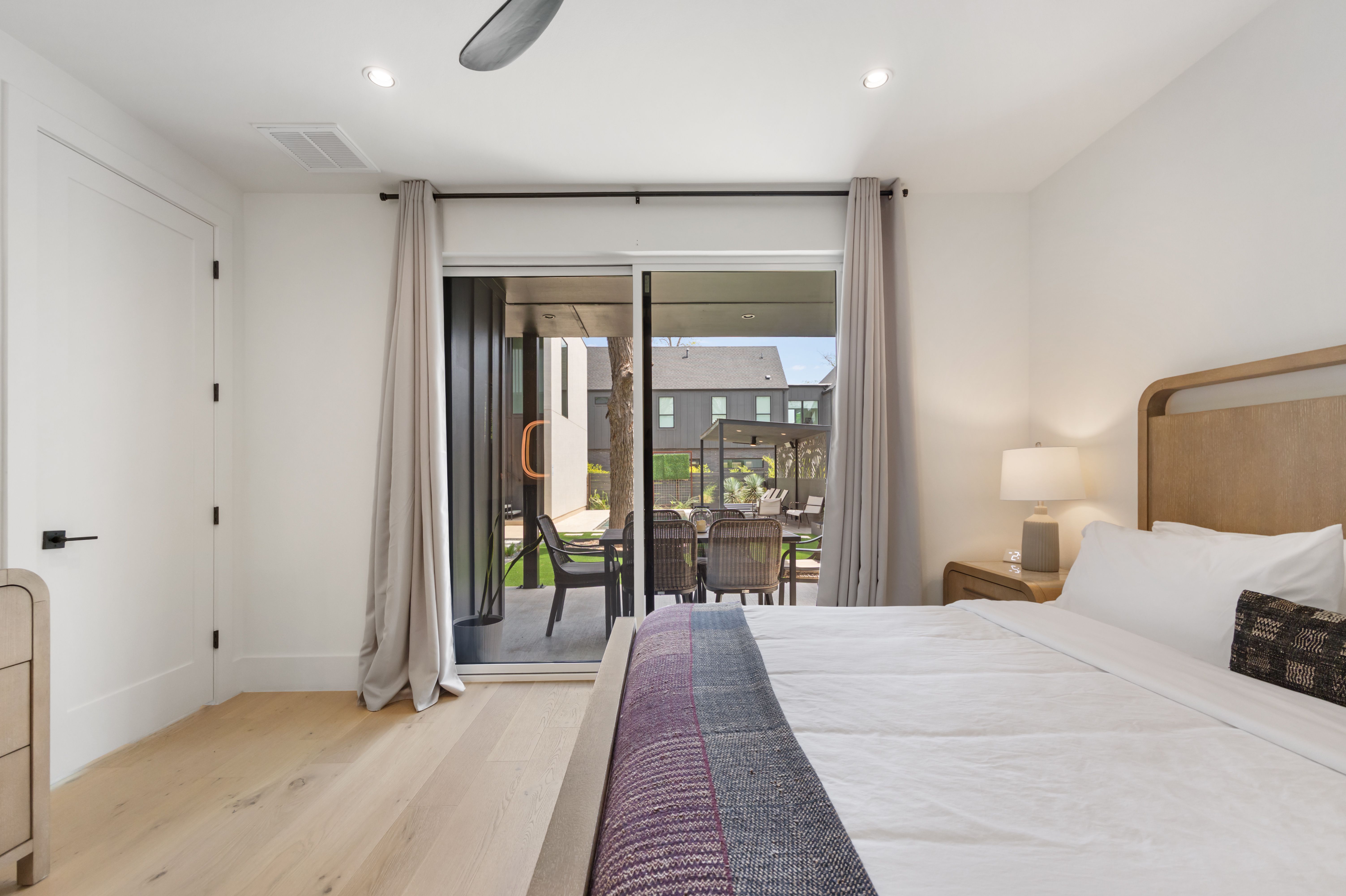  Striking Cobalt Design Home - 物件實景
