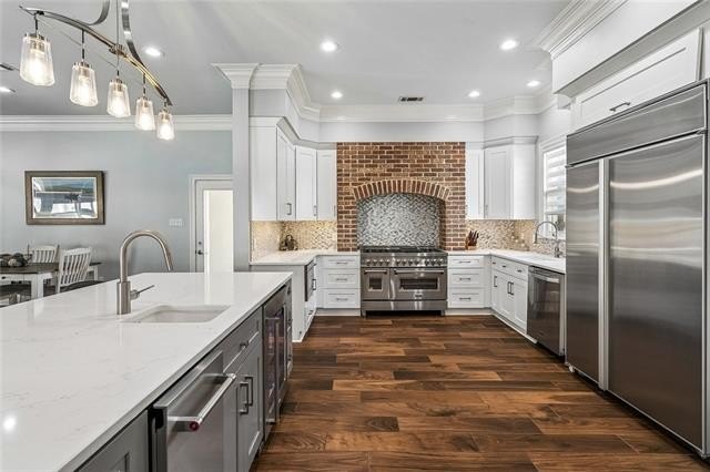 Mandeville, Louisiana, 70471, United States, 5 Bedrooms Bedrooms, ,6 BathroomsBathrooms,Residential,For Sale,2025079