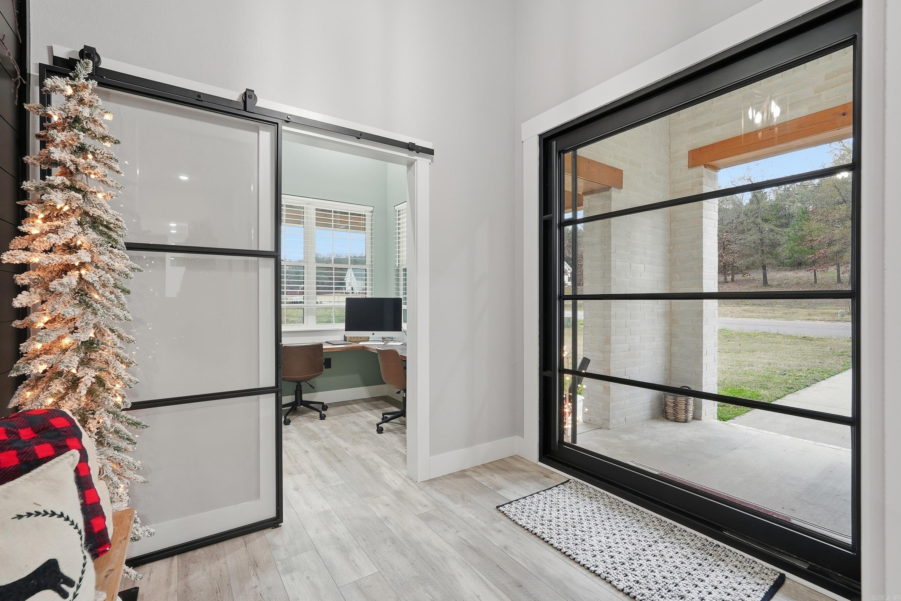 Morrilton, Arkansas, 72110, United States, 3 Bedrooms Bedrooms, ,4 BathroomsBathrooms,Residential,For Sale,2003394