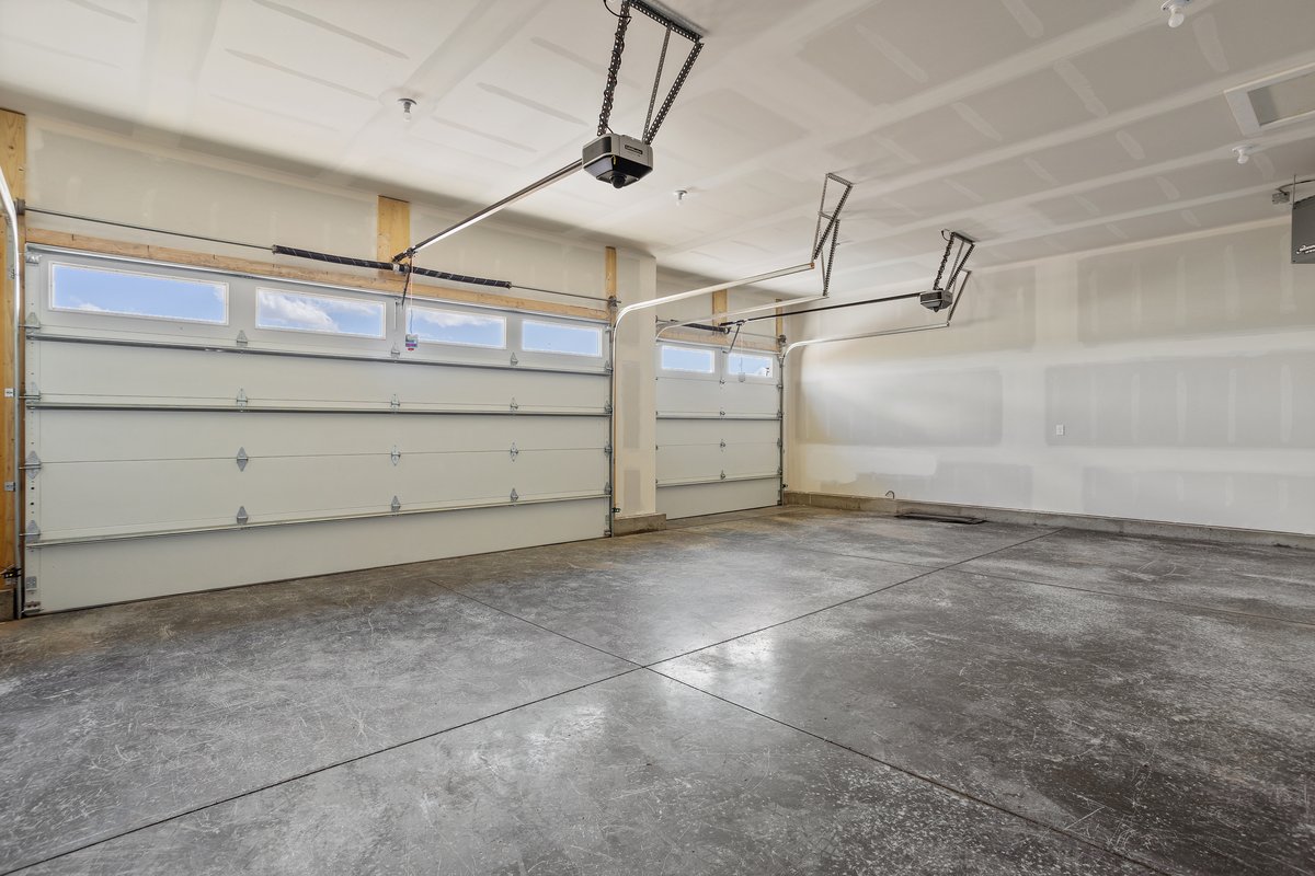 Cheyenne, Wyoming, 82009, United States, 3 Bedrooms Bedrooms, ,2 BathroomsBathrooms,Residential,For Sale,1905724