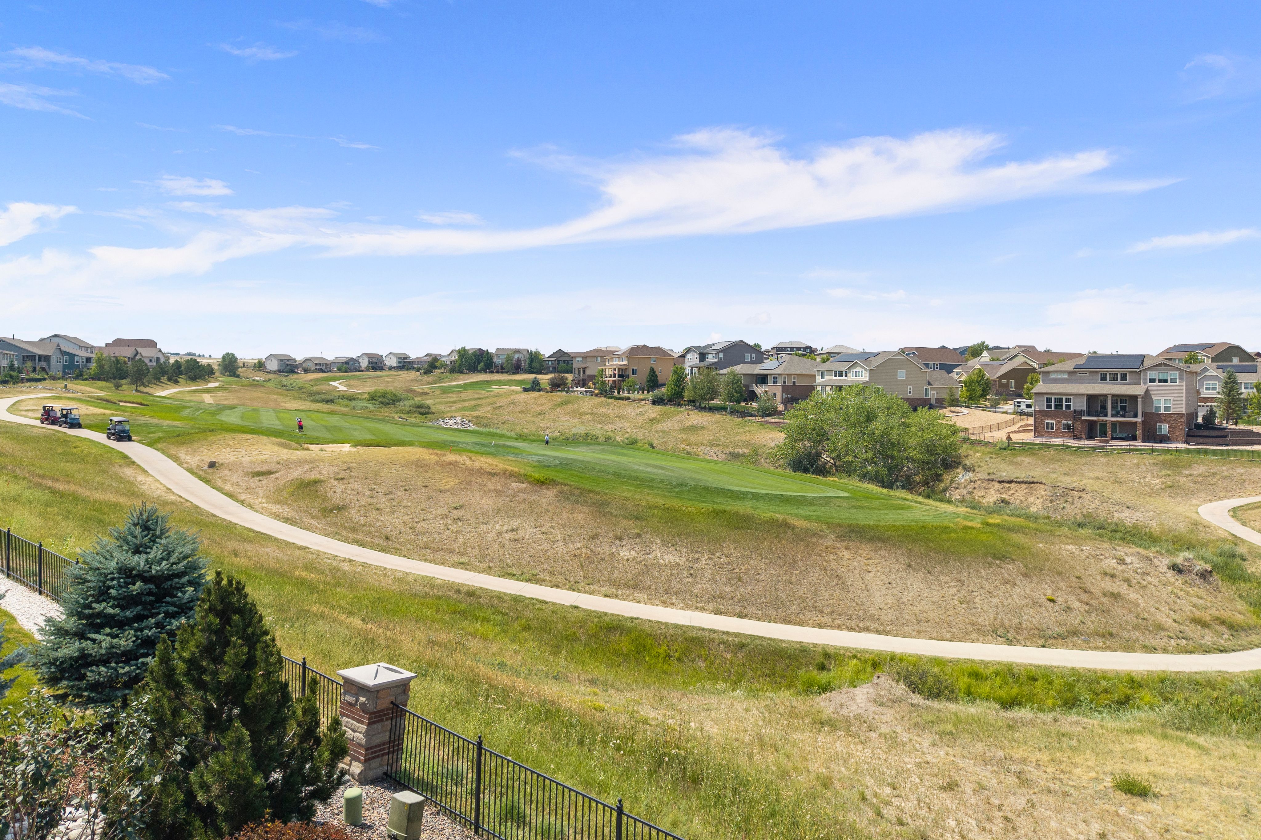  Backing to the Blackstone Country Club and Golf Course - 物件實景