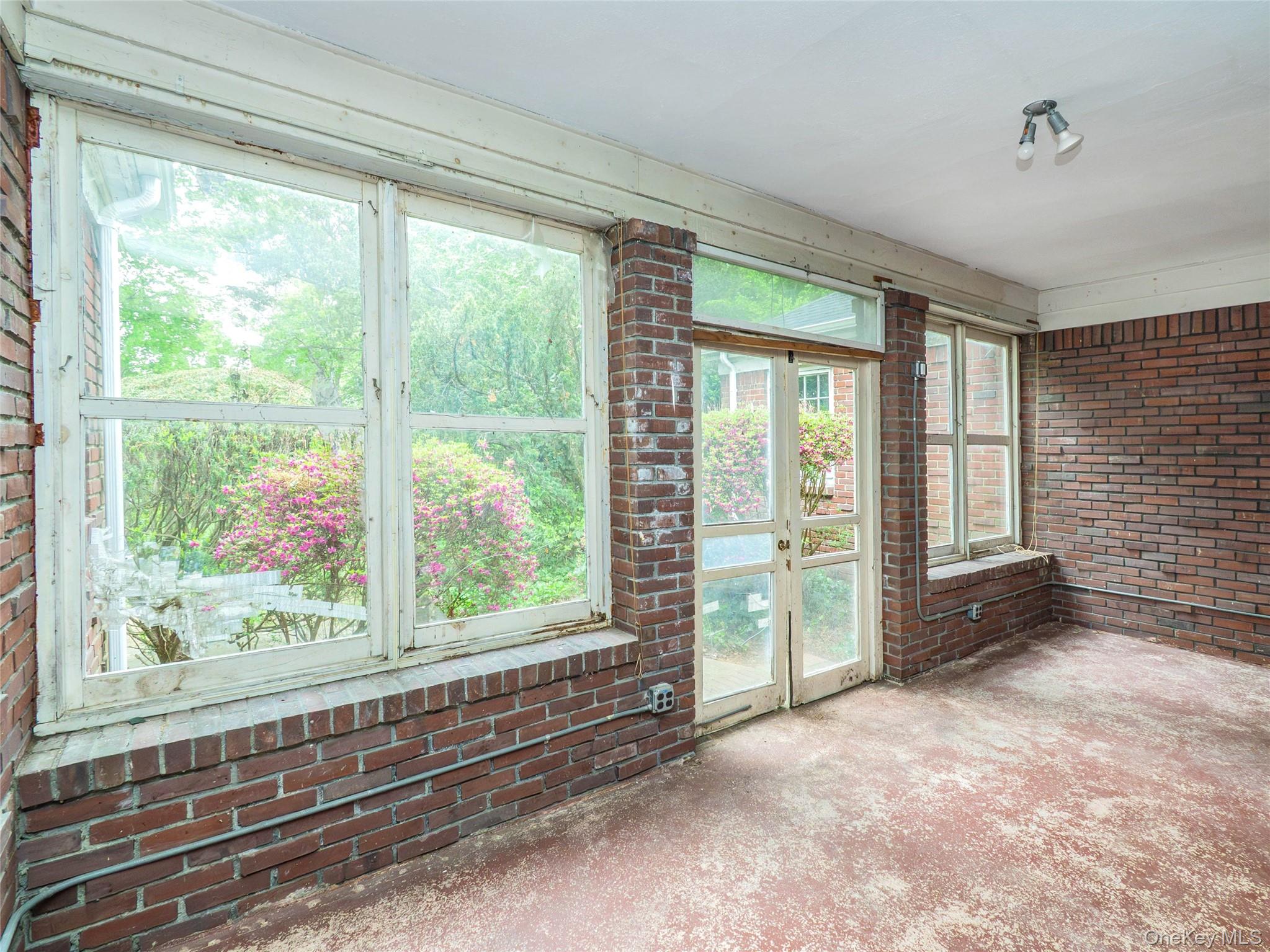  87 Robinson Avenue, Glen Cove, NY, 11542 - 物件實景