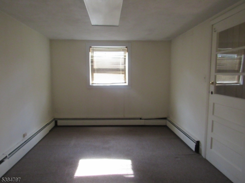 Piscataway Twp., New Jersey, 08854, United States, 3 Bedrooms Bedrooms, ,2 BathroomsBathrooms,Residential,For Sale,1949354