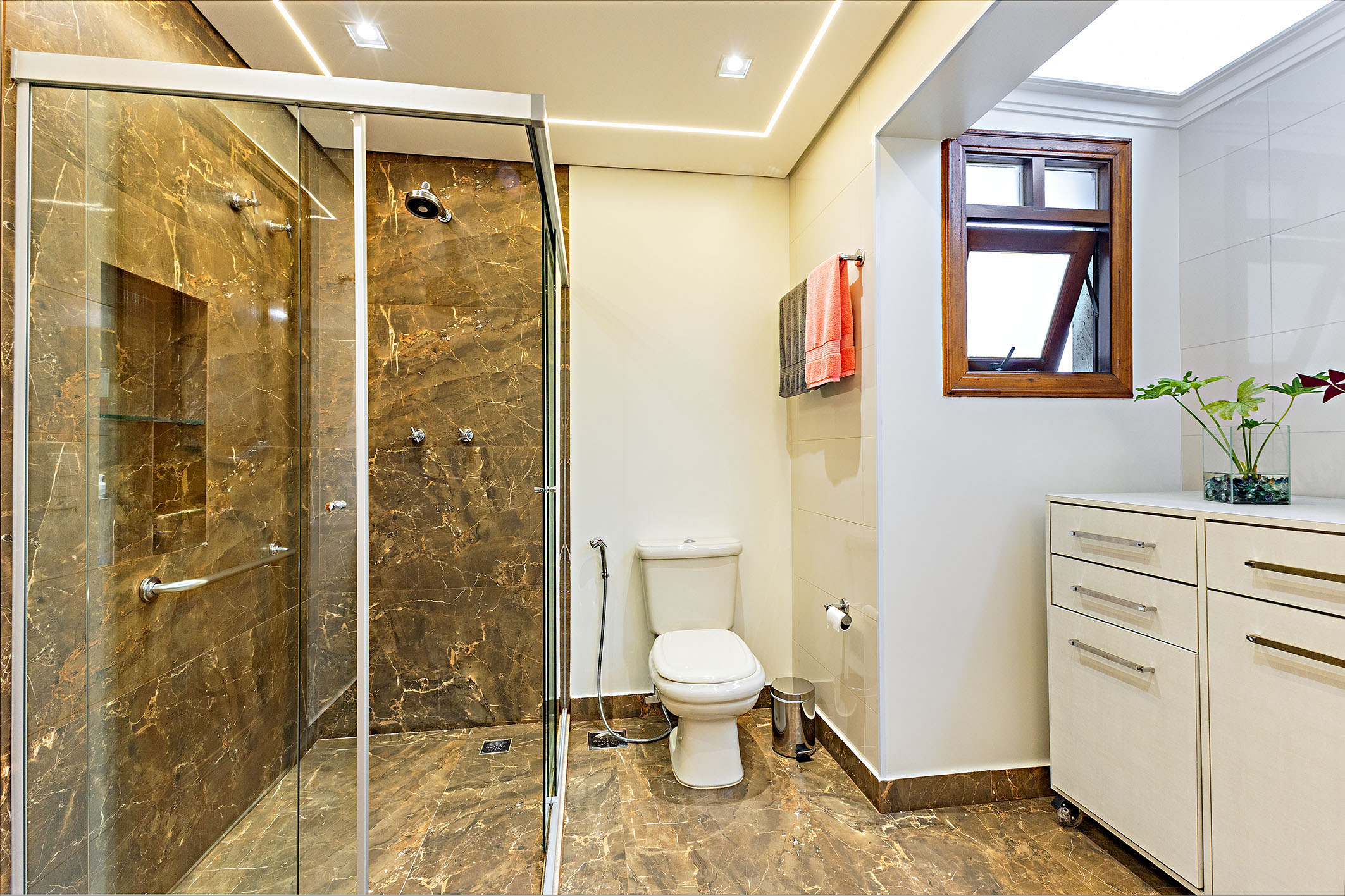  Exclusive residence in a distinctive gated community with five suites - 物件實景