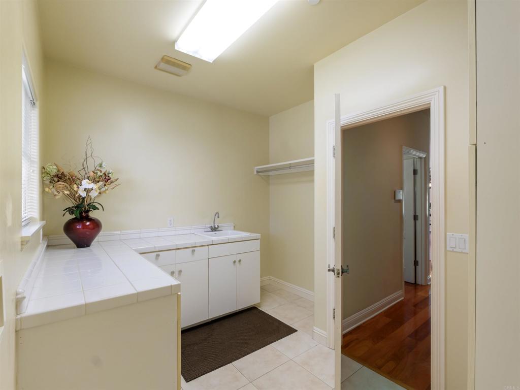Vista, California, 92084, United States, 5 Bedrooms Bedrooms, ,4 BathroomsBathrooms,Residential,For Sale,1805351