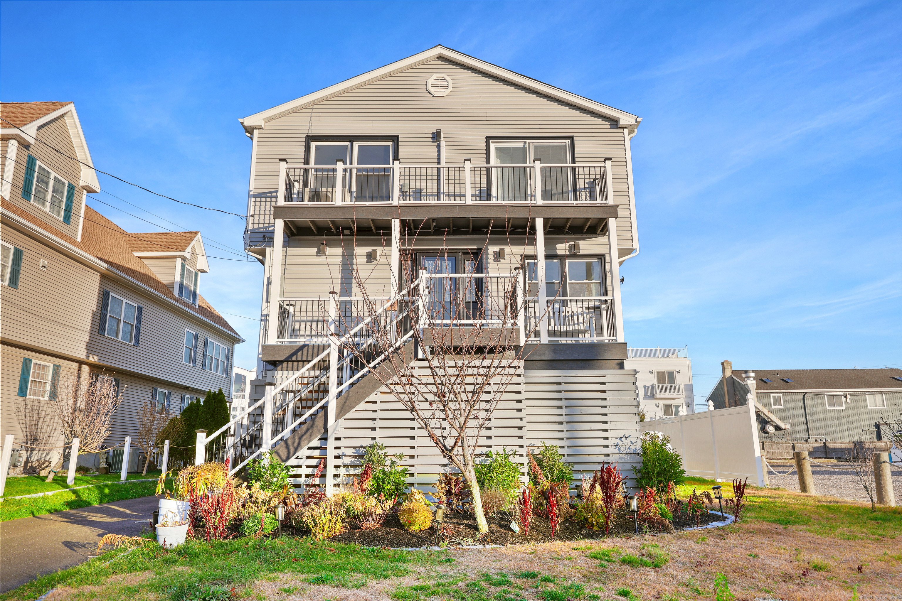 Stratford, Connecticut, 06615, United States, 4 Bedrooms Bedrooms, ,3 BathroomsBathrooms,Residential,For Sale,2003243