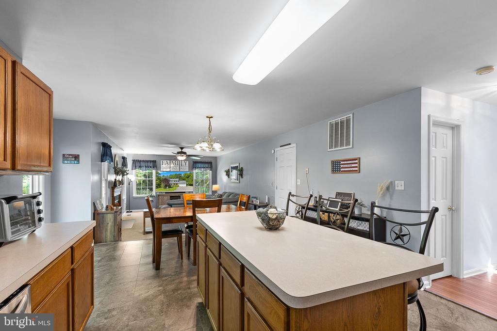 Fredericksburg, Virginia, 22408, United States, 5 Bedrooms Bedrooms, ,4 BathroomsBathrooms,Residential,For Sale,1900737