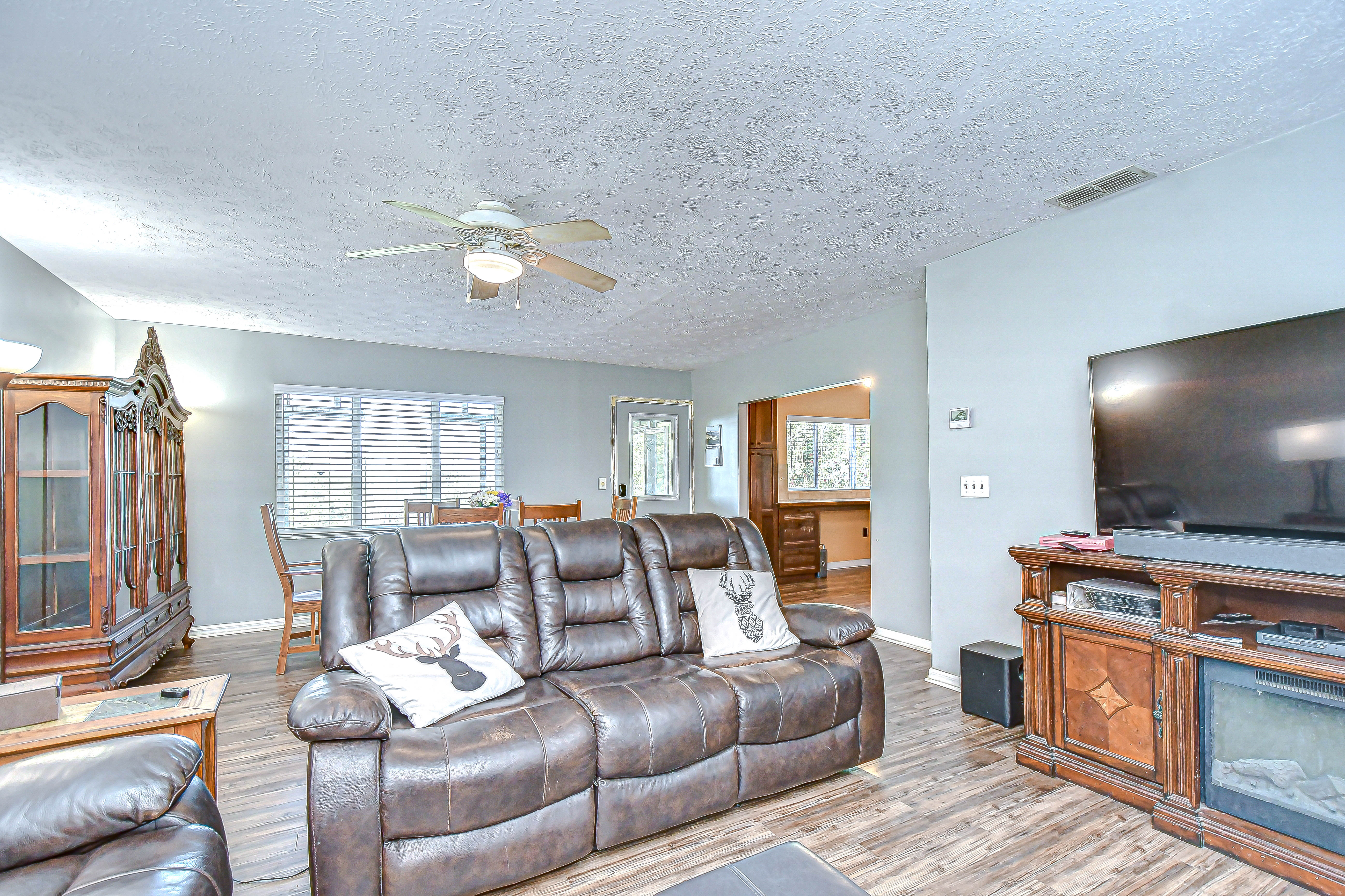 Dade City, Florida, 33523, United States, 4 Bedrooms Bedrooms, ,3 BathroomsBathrooms,Residential,For Sale,1873323