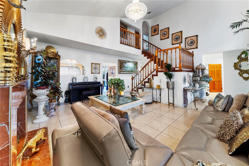 Los Angeles, California, 90041, United States, ,Residential,For Sale,2013561