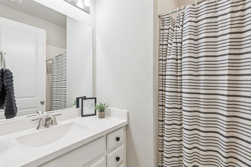 Fort Worth, Texas, 76052, United States, 4 Bedrooms Bedrooms, ,4 BathroomsBathrooms,Residential,For Sale,1960581