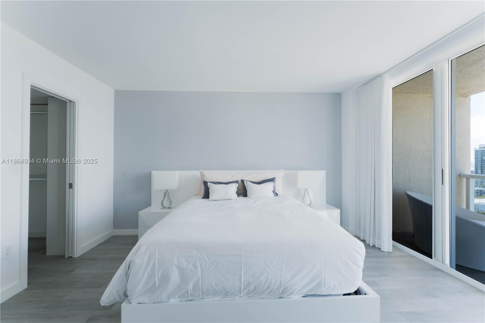 Miami Beach, Florida, 33141, United States, 2 Bedrooms Bedrooms, ,2 BathroomsBathrooms,Residential,For Sale,1927404