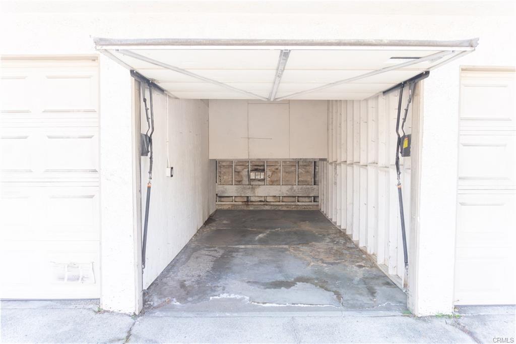 Los Angeles, California, 90016, United States, 2 Bedrooms Bedrooms, ,2 BathroomsBathrooms,Residential,For Sale,1930666