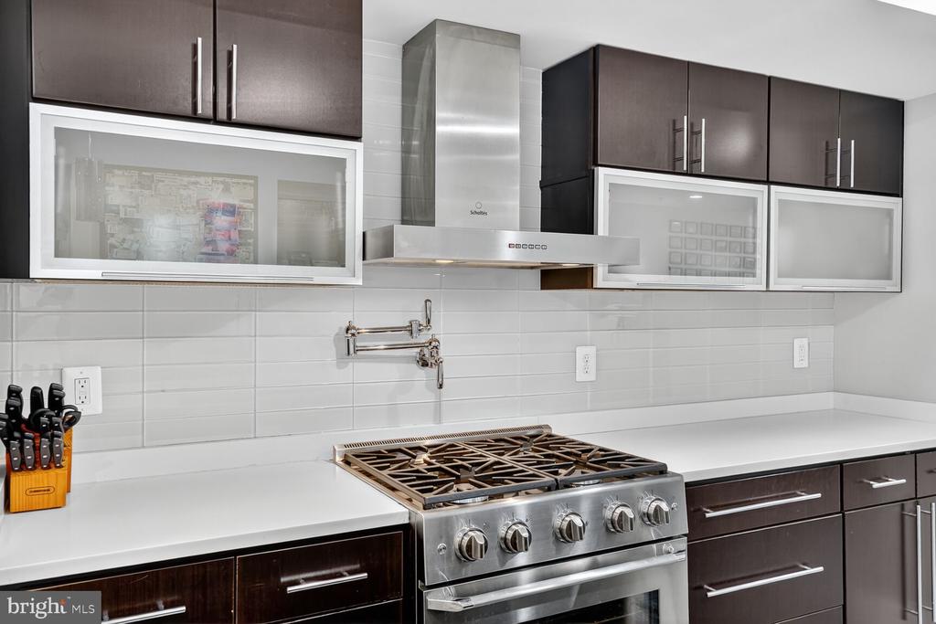 Washington, District of Columbia, 20010, United States, 2 Bedrooms Bedrooms, ,2 BathroomsBathrooms,Residential,For Sale,1975364