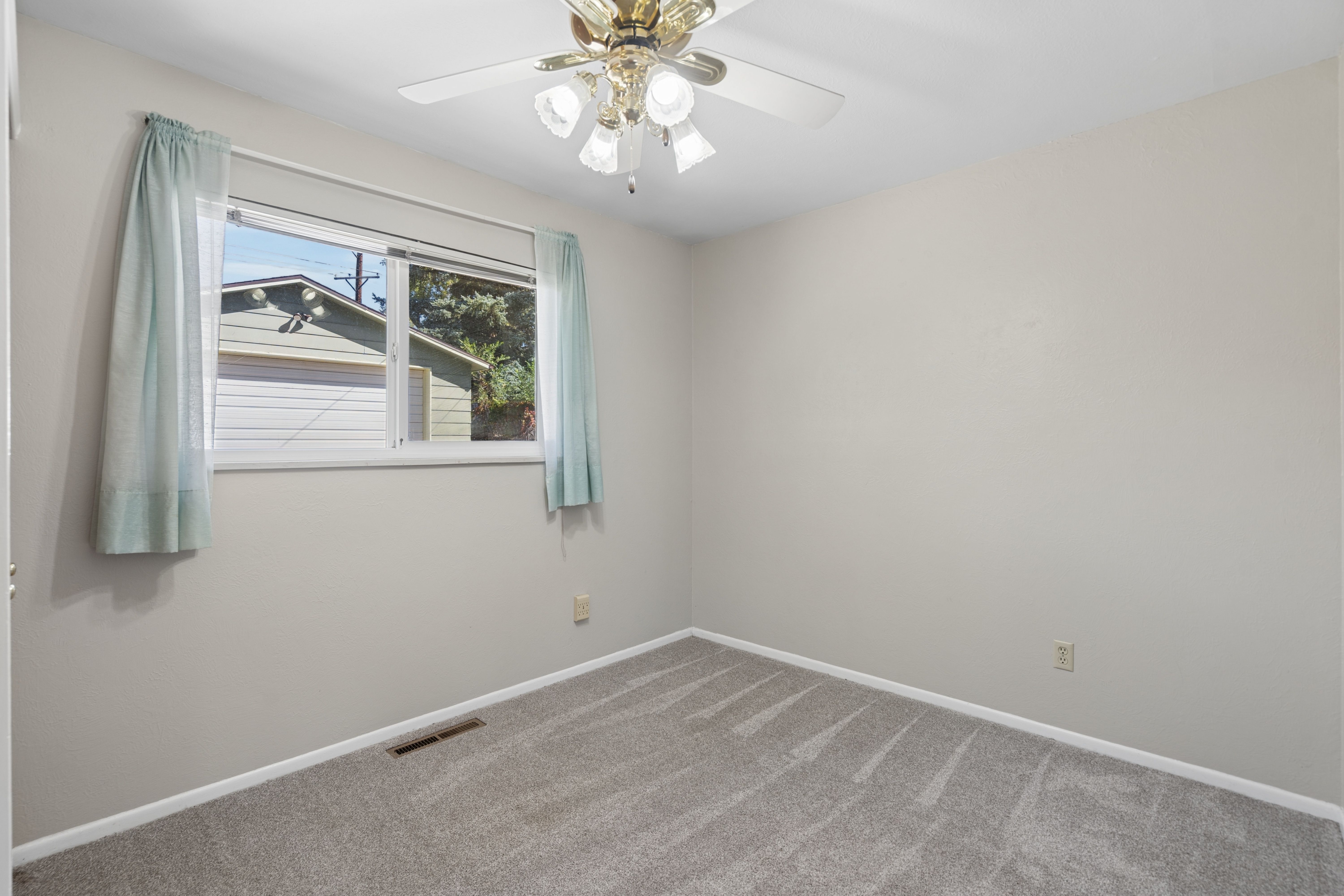  408 Elmwood Drive, Colorado Springs, CO, 80907 - 物件實景