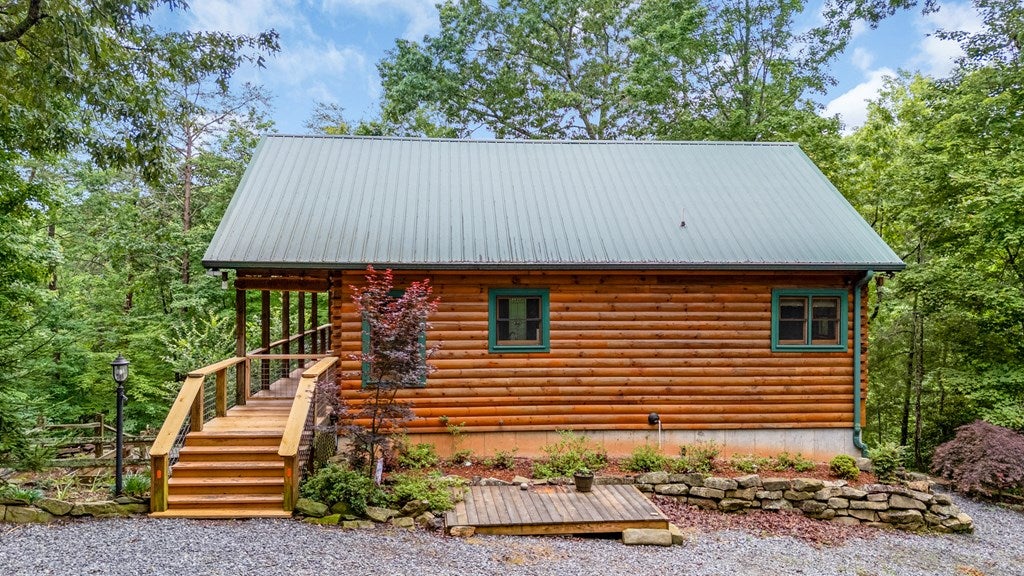 Ellijay, Georgia, 30540, United States, 3 Bedrooms Bedrooms, ,3 BathroomsBathrooms,Residential,For Sale,1837268