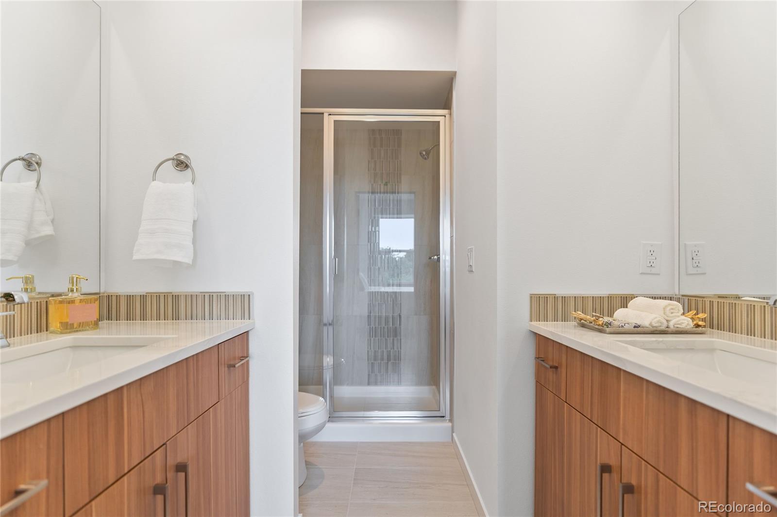 Denver, Colorado, 80231, United States, 3 Bedrooms Bedrooms, ,4 BathroomsBathrooms,Residential,For Sale,1875384