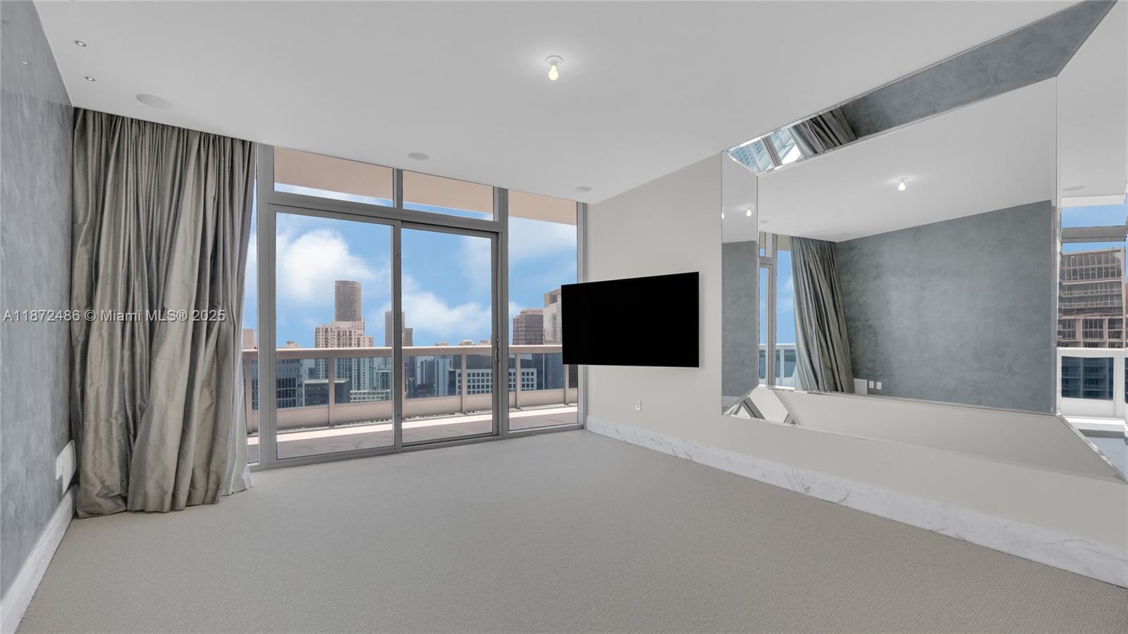 Miami, Florida, 33131, United States, 3 Bedrooms Bedrooms, ,6 BathroomsBathrooms,Residential,For Sale,1938833